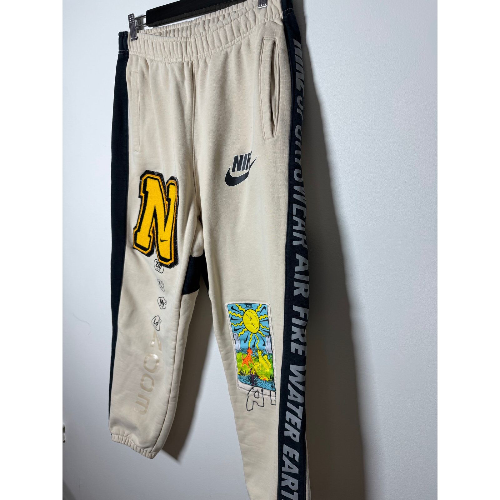 Nike limited edition Nike unisex embroidered patch sweatpants Size US 32 / EU 48 - 3 Thumbnail