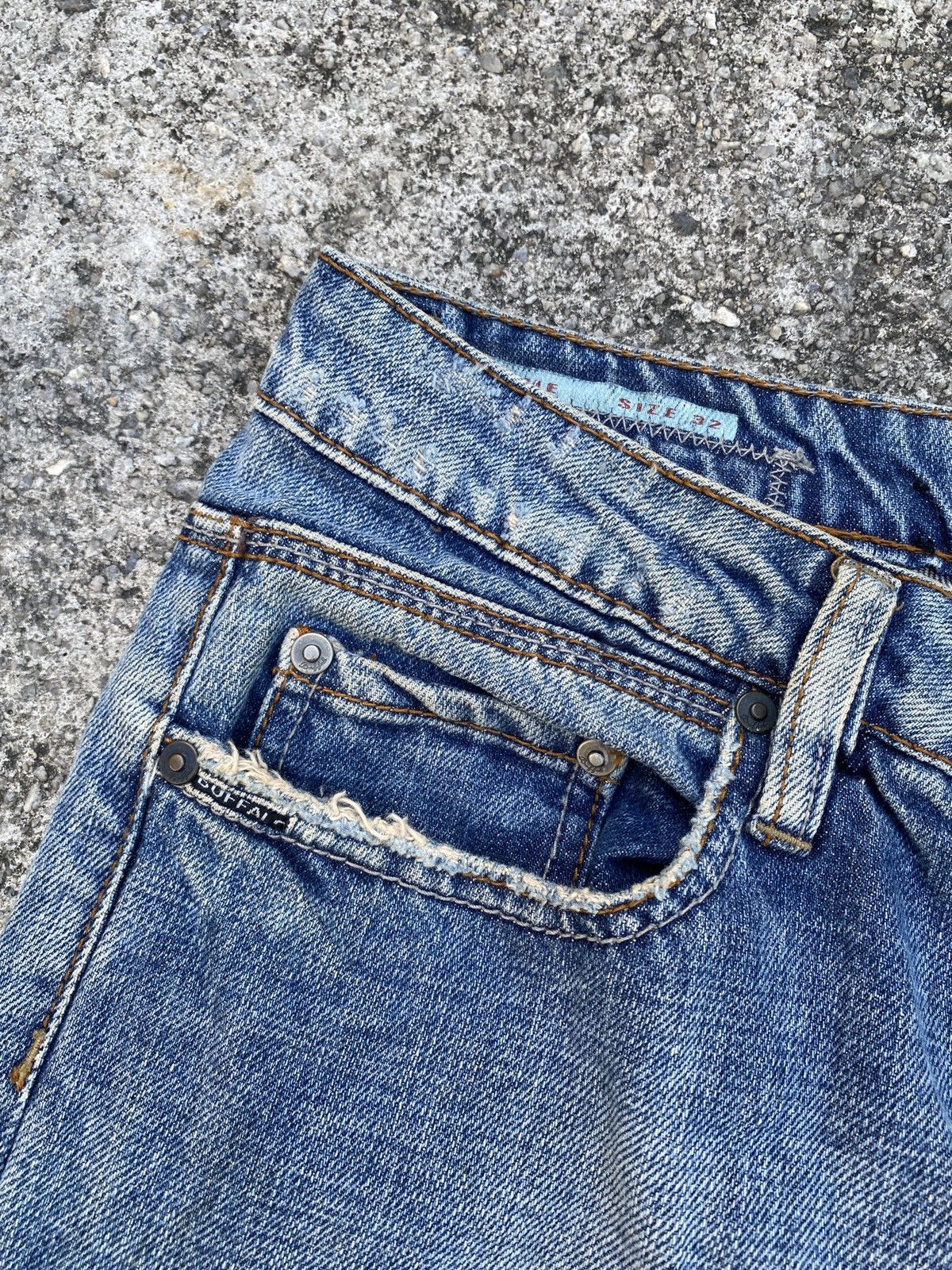 Buffalo David Bitton Buffalo David Bitton Boot Cut Jeans Size US 31 - 9 Thumbnail