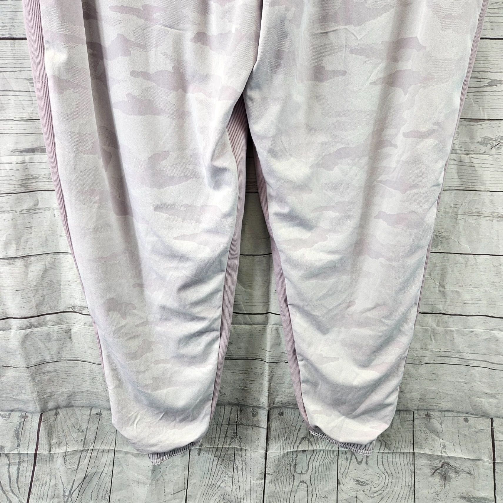 Athleta Athleta Womens Lined Jogger Pants Pink 16 Pull On High Rise Camo Jogger Women's Size 16 Activewear Women Size 38" / US 16 / IT 52 - 5 Thumbnail