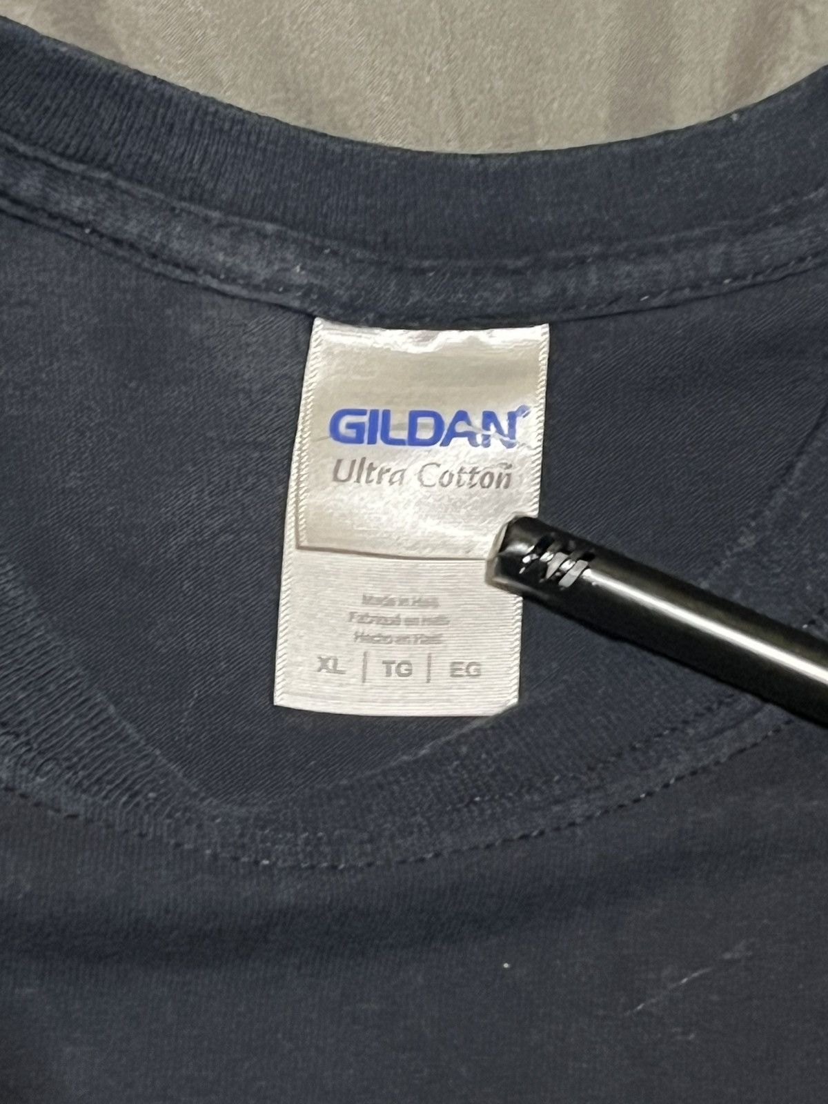 Gildan Black Manufacturing Company Tee Size US XL / EU 56 / 4 - 4 Thumbnail