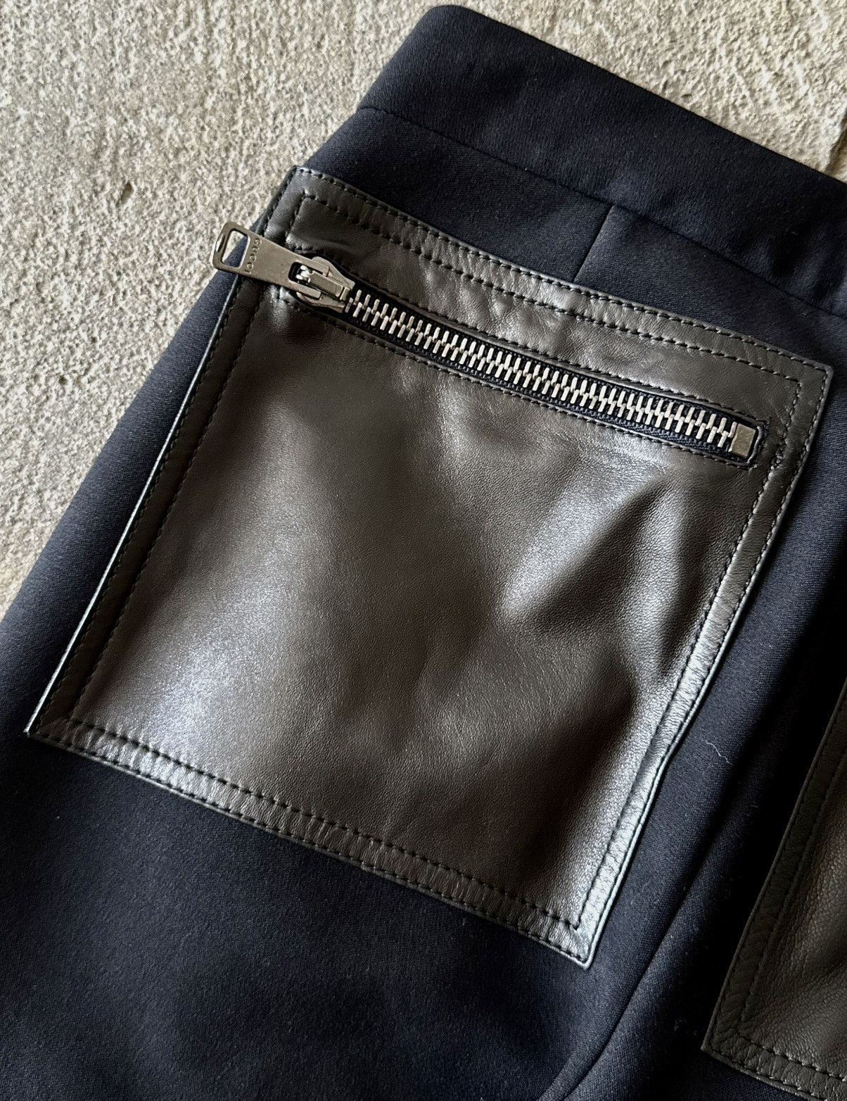 Gucci Gucci - Tom Ford - FW2001 - Zippered Leather Pants Size 26" / US 2 / IT 38 - 17 Thumbnail