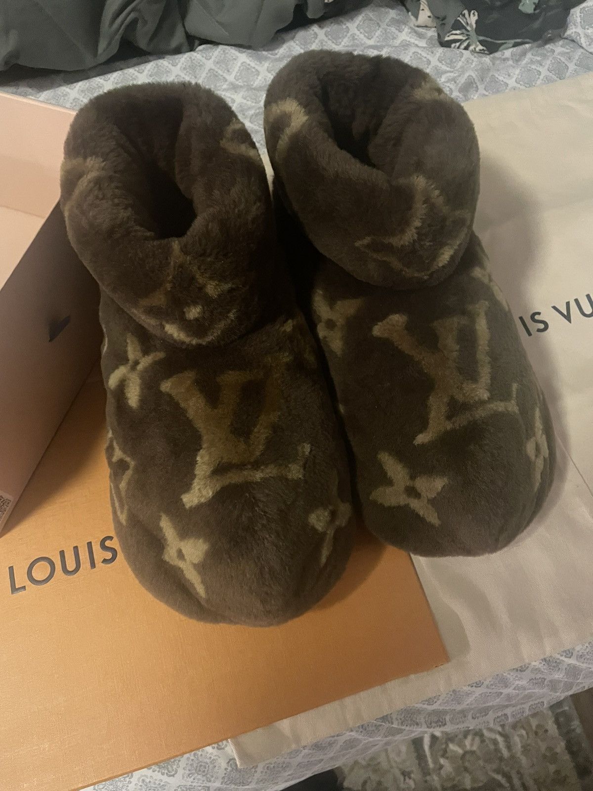 Louis Vuitton Louis Vuitton Low Fur Boot Size US 10.5 / EU 43-44 - 1 Thumbnail