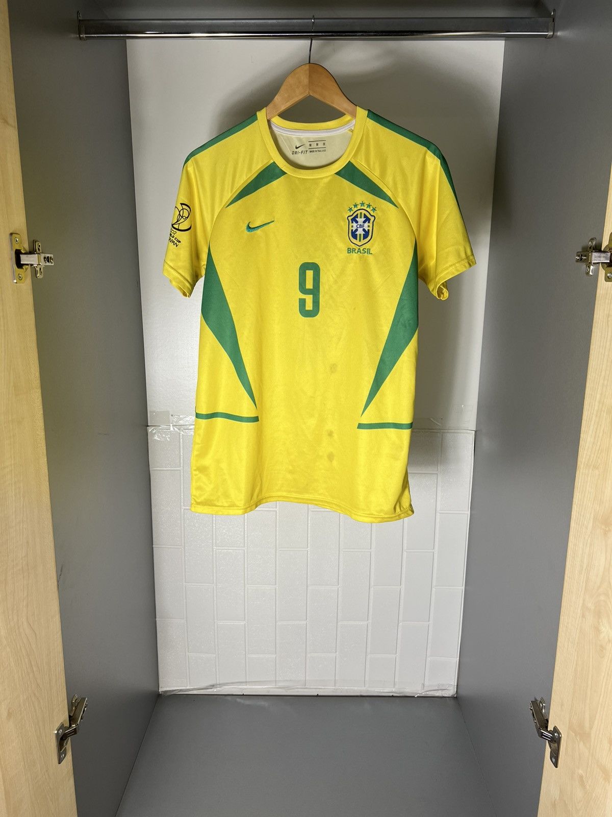 Vintage VERY RARE BRAZIL RETRO SOCCER JERSEY RONALDO BLOKE Y2K 90s Size US M / EU 48-50 / 2 - 8 Thumbnail