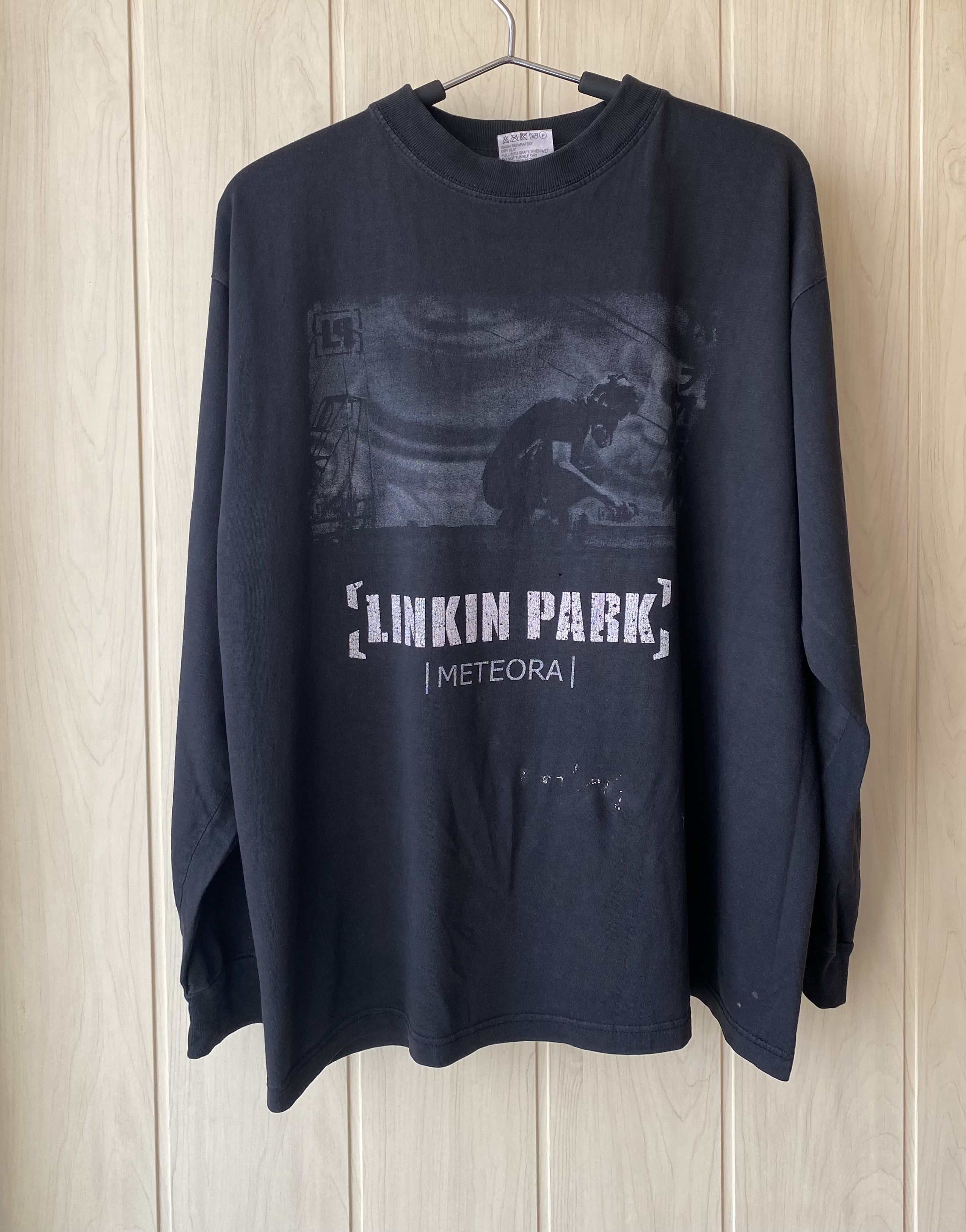 image of Rap Tees x Rock T Shirt Vintage 2003 Linkin Park Meteora Long Sleeve T-Shirt in Black (Size Medium)
