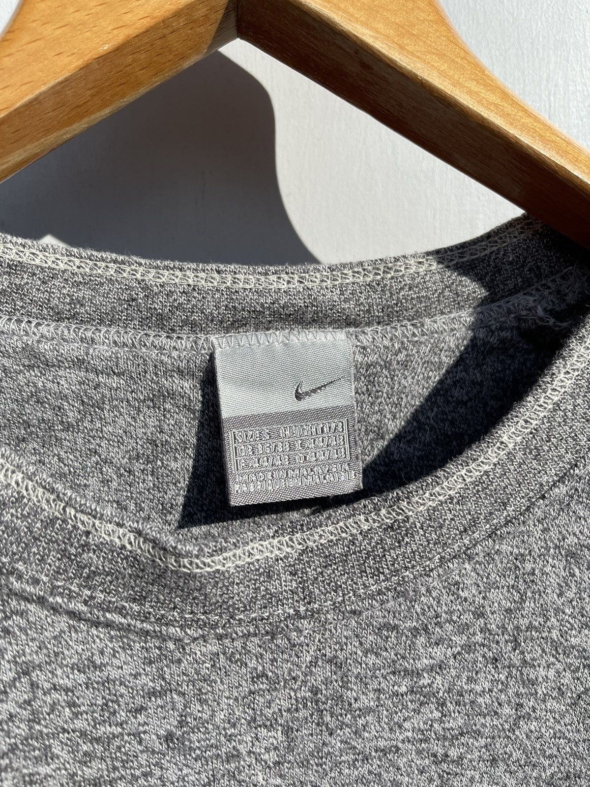 Nike Vintage Nike Air Embroidered Swoosh Logo Y2k Sweatshirt Size US S / EU 44-46 / 1 - 4 Thumbnail