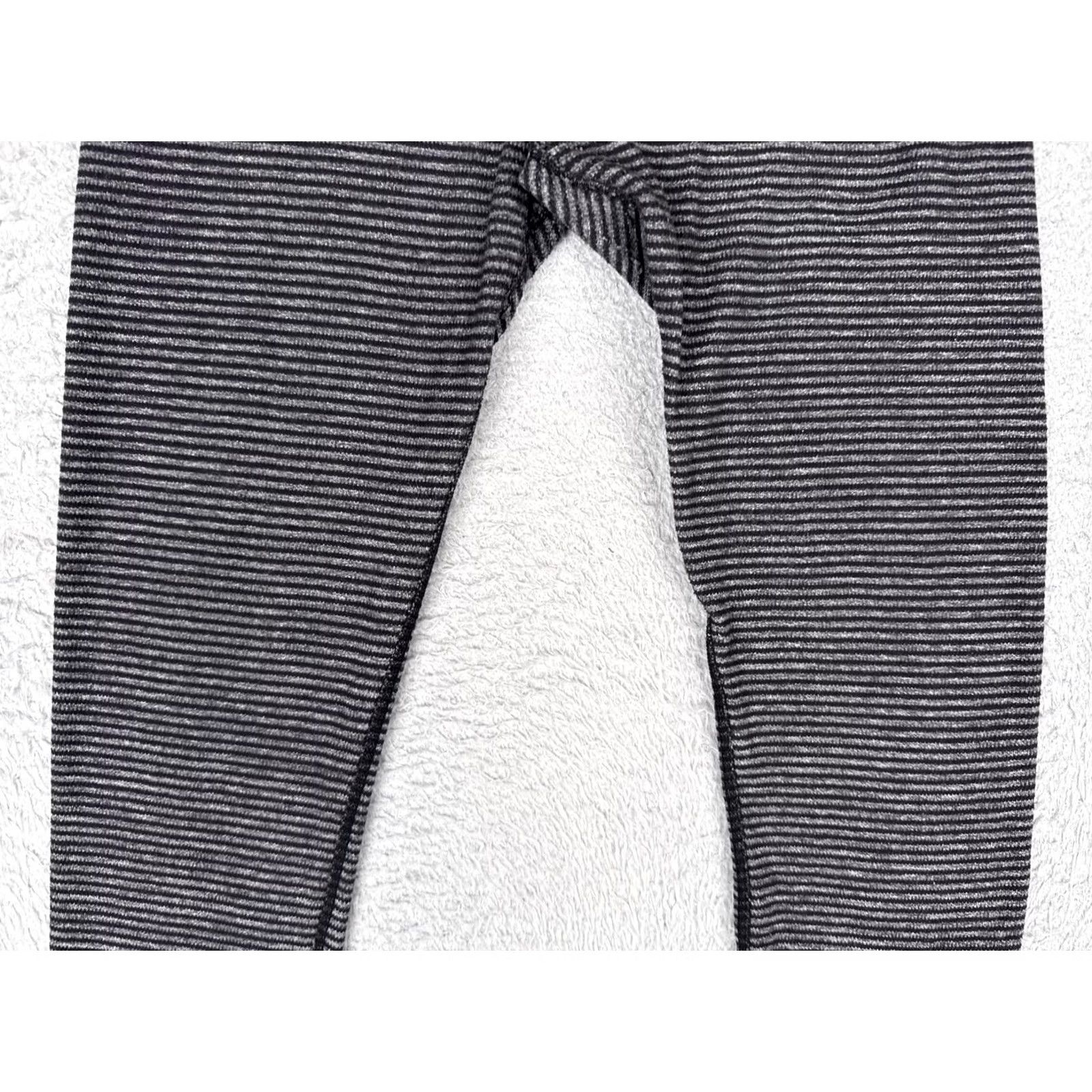 Lululemon Lululemon Leggings Womens 6 Black Gray Striped Capri High Rise Yoga Gym Athletic Size 28" / US 6 / IT 42 - 3 Thumbnail
