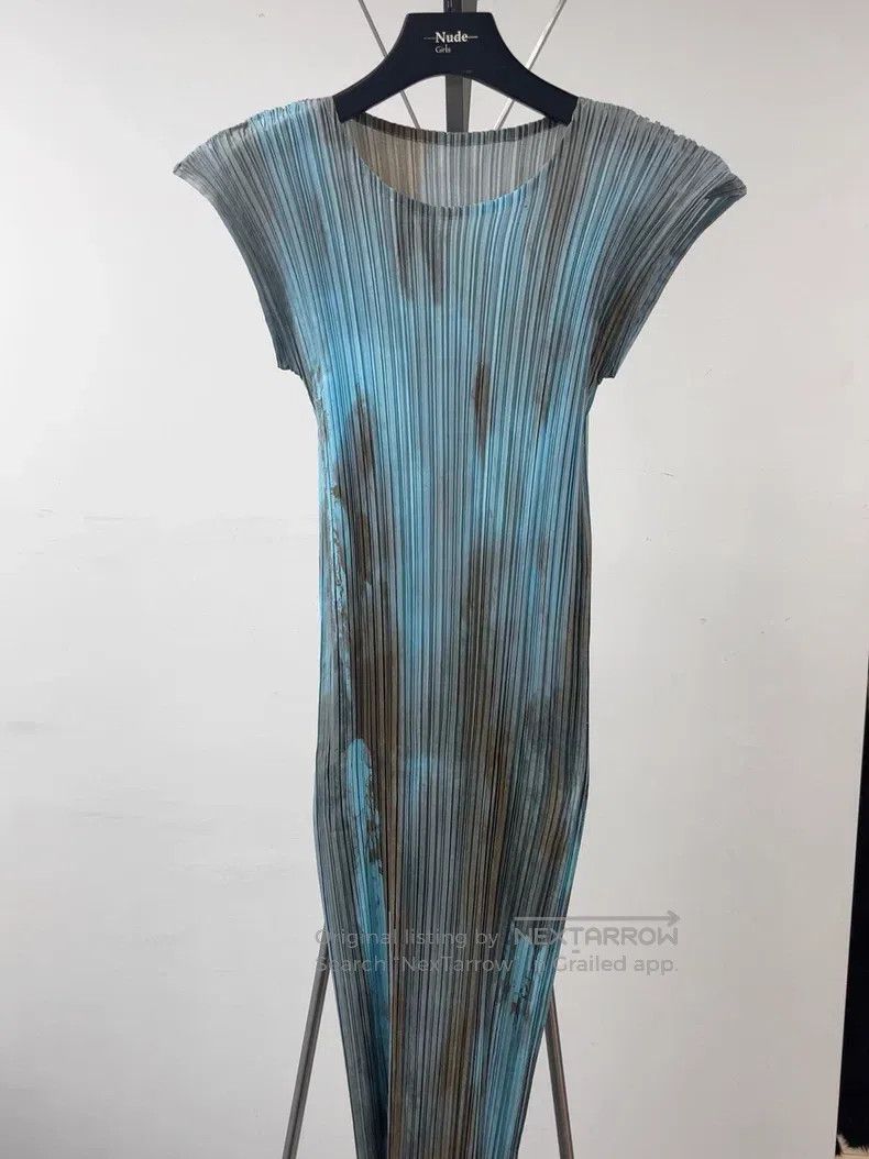 Issey Miyake Issey Miyake Blue and Brown Gradient Pleated Dress Size S / US 4 / IT 40 - 1 Thumbnail