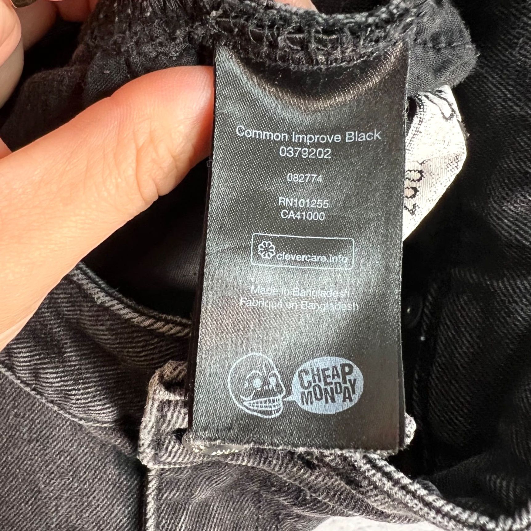 Cheap Monday Cheap Monday 29 x 32 Black Common Improve Frayed Hem Skinny Crop Jeans Womens Size 29" - 3 Thumbnail
