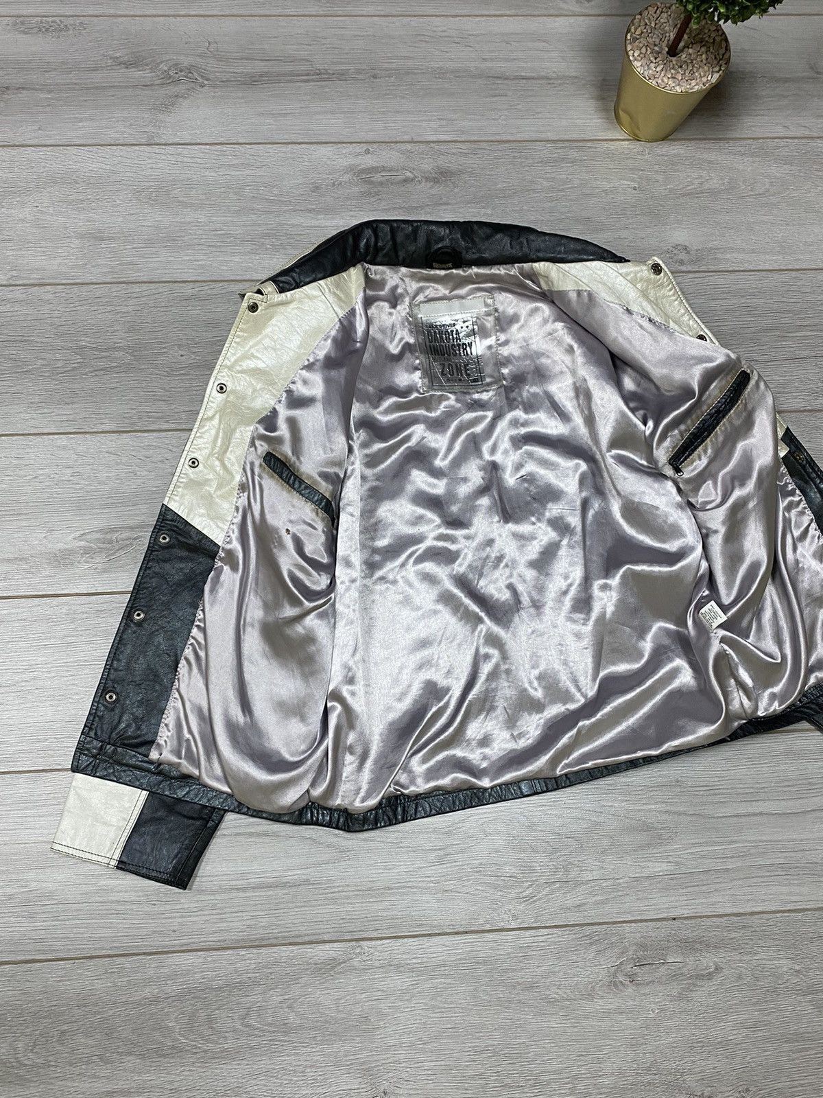 Vintage Dacota tank driver nuclear zone vintage leather jacket Size US S / EU 44-46 / 1 - 8 Thumbnail