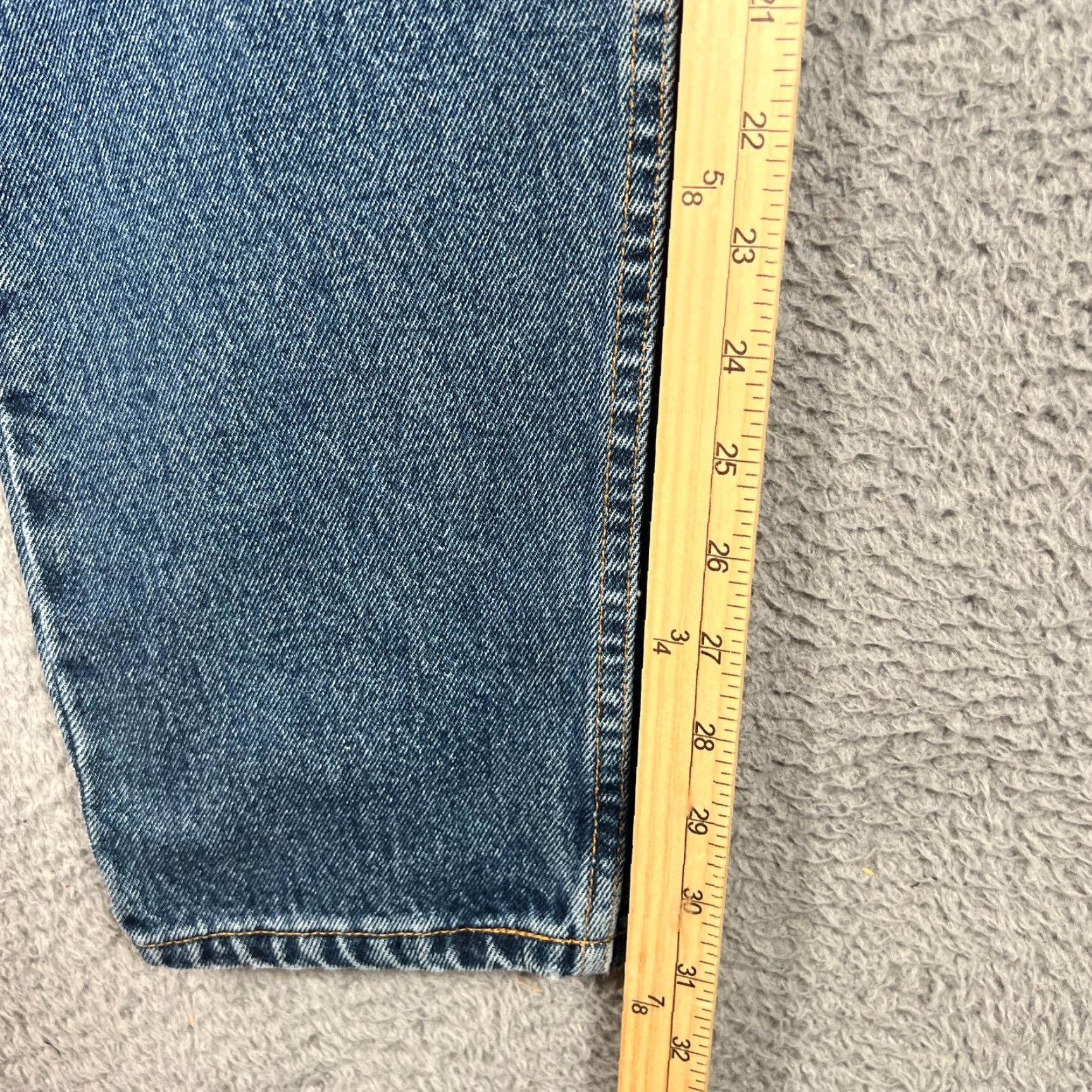 Levi's VINTAGE Levi's 550 Denim Jeans Mens 31x31 Relaxed Fit Taper Leg Blue 90s Grunge Size US 31 - 3 Thumbnail