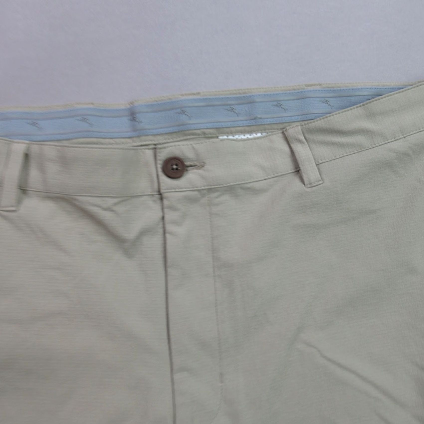 Tommy Bahama Tommy Bahama Shorts Mens 44 Pocket Lightweight Outdoors Chino Beige Size US 44 / EU 60 - 2 Thumbnail
