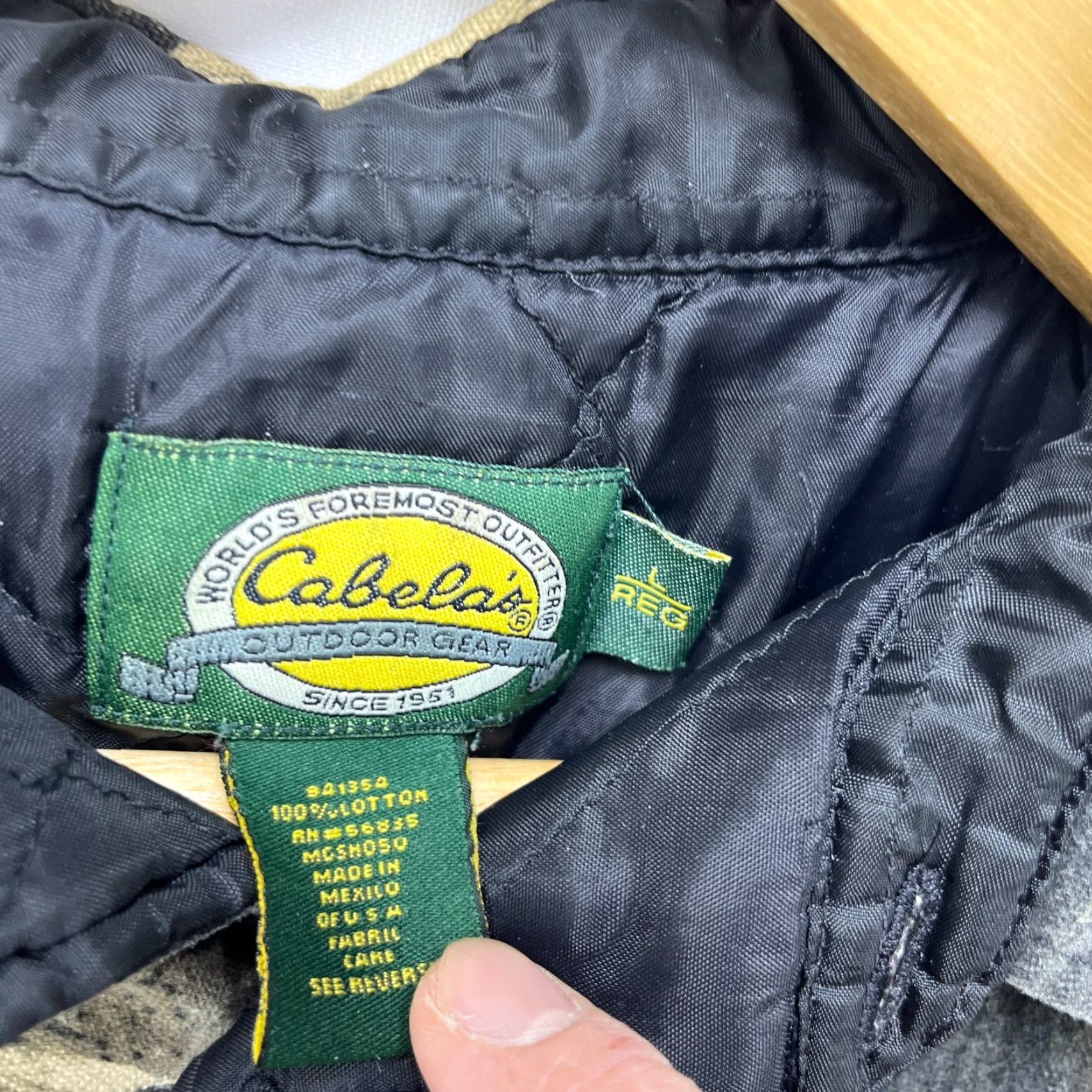 Vintage VINTAGE Cabela's Realtree Camo Lined Jacket Large Hunting Bomber Jacket Mens L Green Size US L / EU 52-54 / 3 - 5 Thumbnail