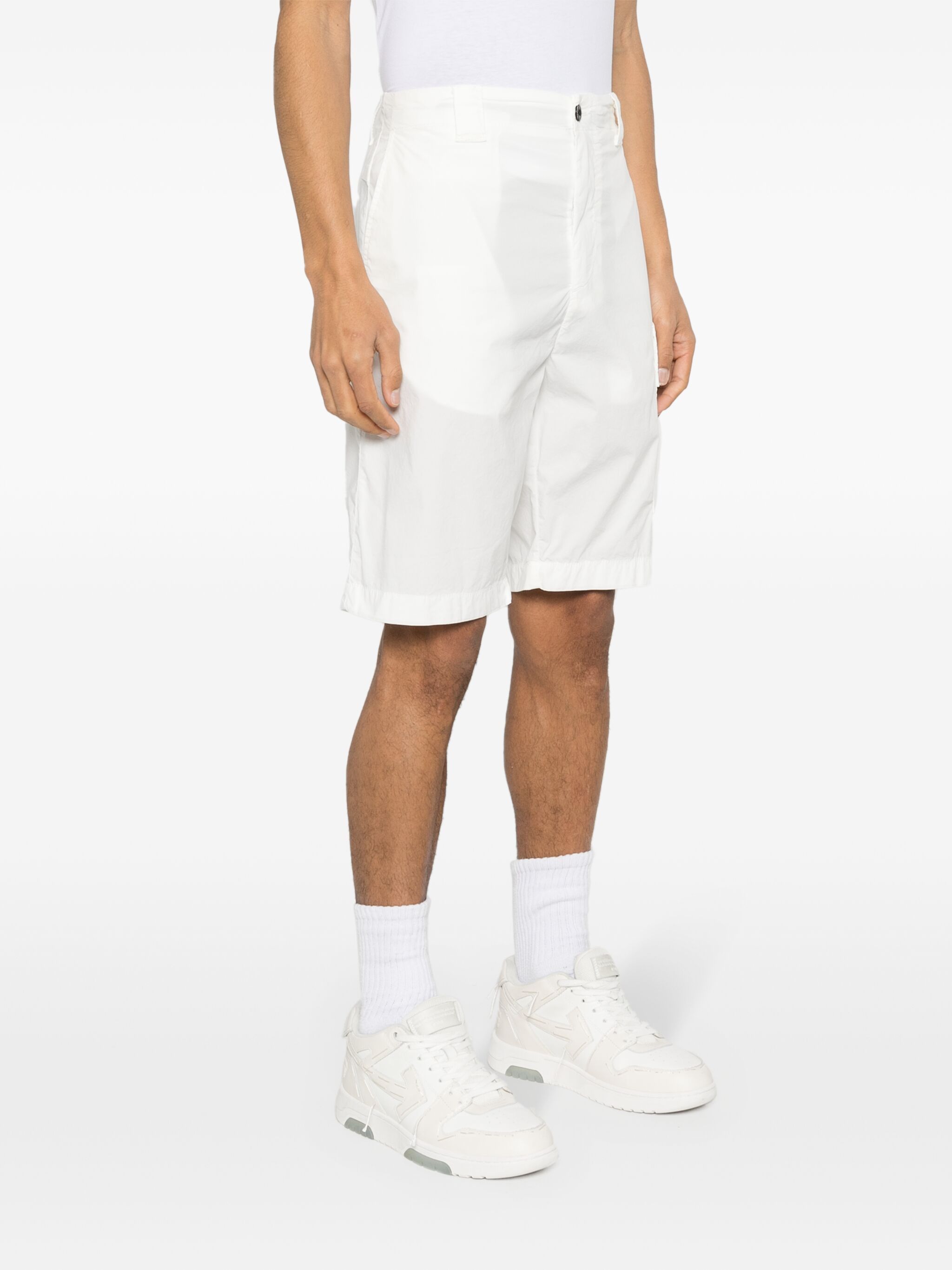 C.P. Company o1y1224 Logo Short in White Size US 36 / EU 52 - 3 Thumbnail