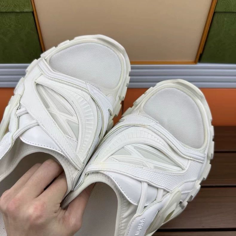 Balenciaga Balenciaga Track Slide Sandals White Size 44-2505 Size US 10 / EU 43 - 7 Thumbnail