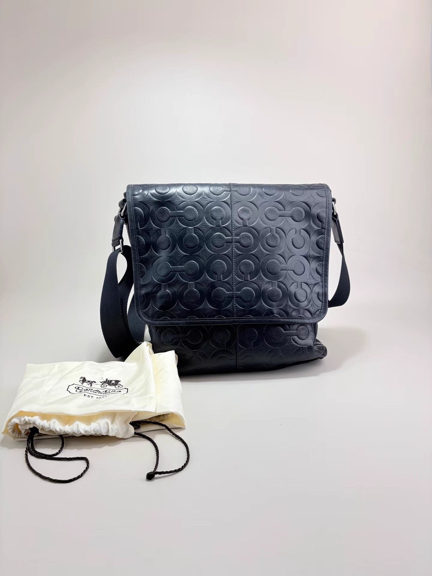 Coach COACH Black Full Leather Messenger Bag Crossbody Bag Size ONE SIZE - 1 Thumbnail