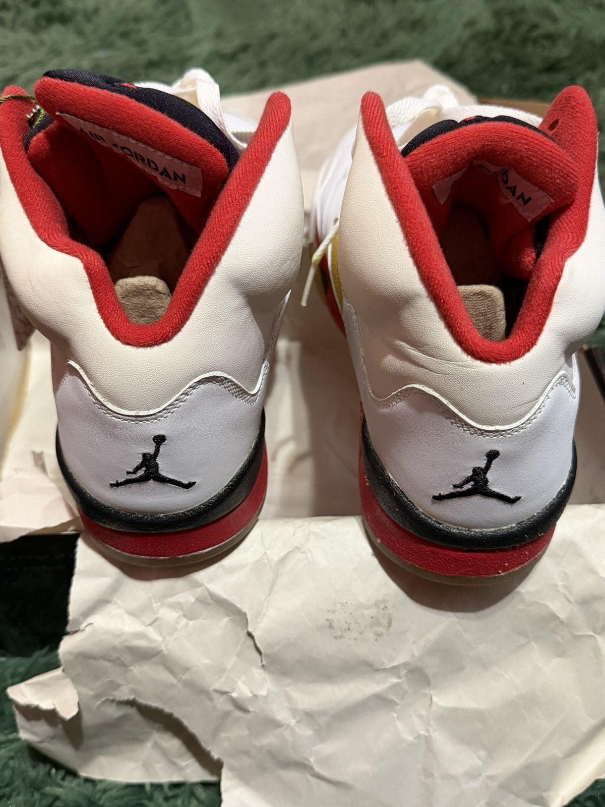 Nike jordan retro 5 fire red 2006 Size US 7.5 / EU 40-41 - 2 Thumbnail