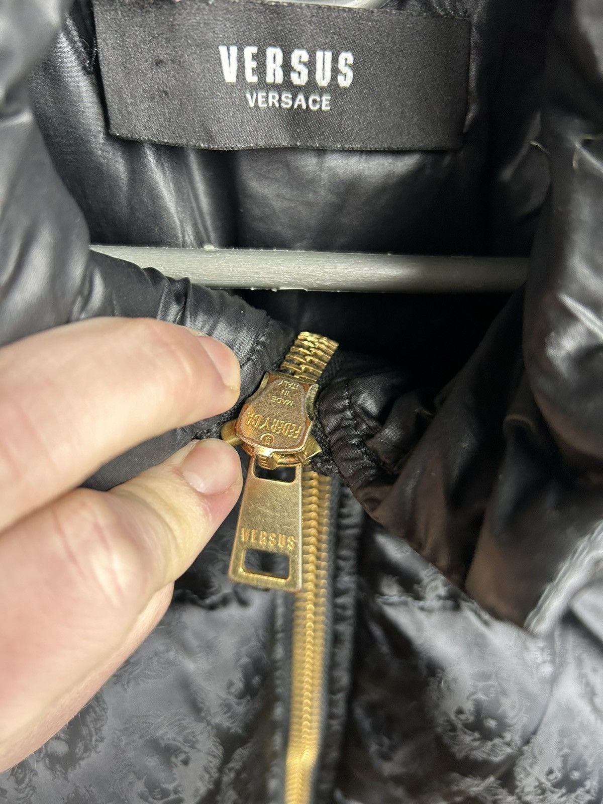 Versace × Versus × Versus Versace Versus Versace Down Jacket Lion Monogram Size US M / EU 48-50 / 2 - 5 Thumbnail