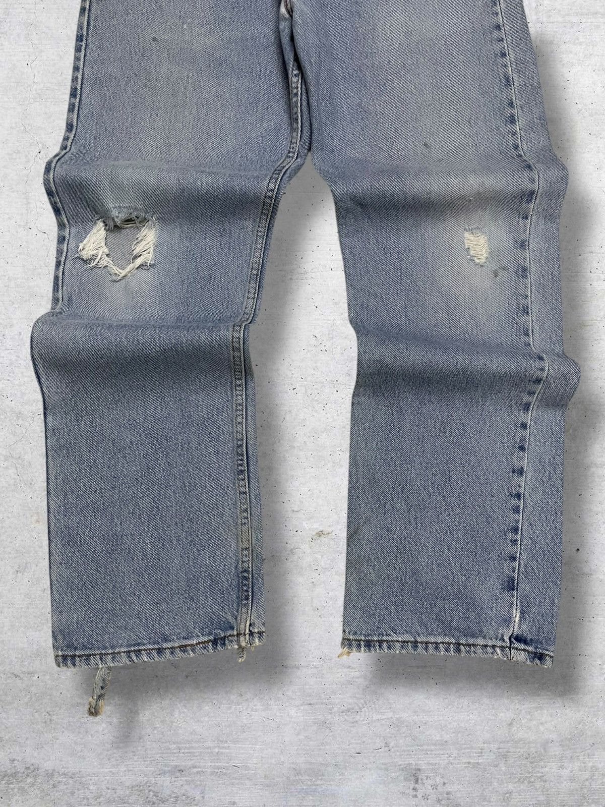 Levi's Vintage Clothing VINTAGE 505 LEVIS USA DESIGNER 90S BLUEWASHED RIPPED DENIM Size US 30 / EU 46 - 3 Thumbnail