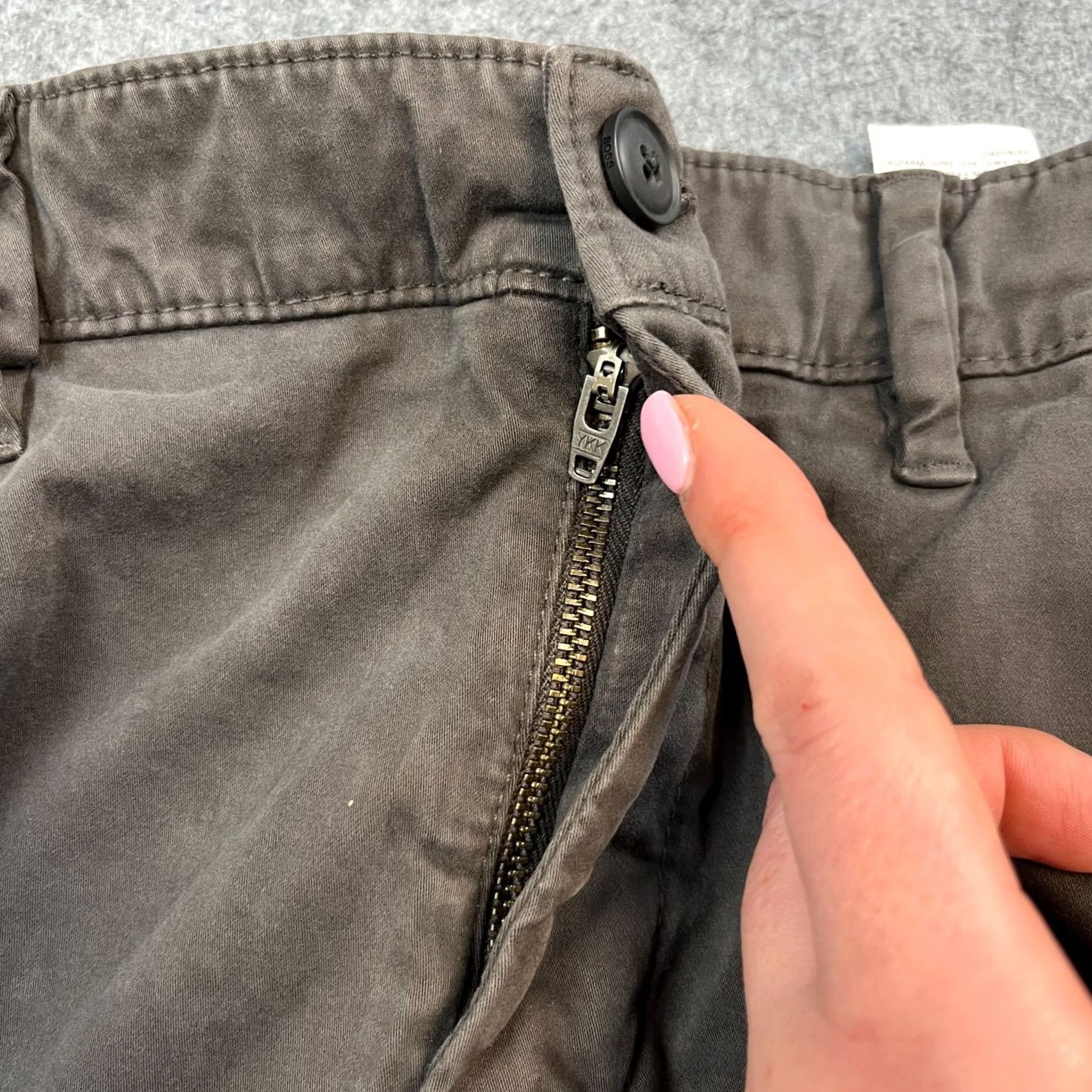 Vintage Hugo Boss Mens Chino Trousers Pants Slim Tapered Fit 32 Grey Stretch Preppy Size US 32 / EU 48 - 7 Thumbnail