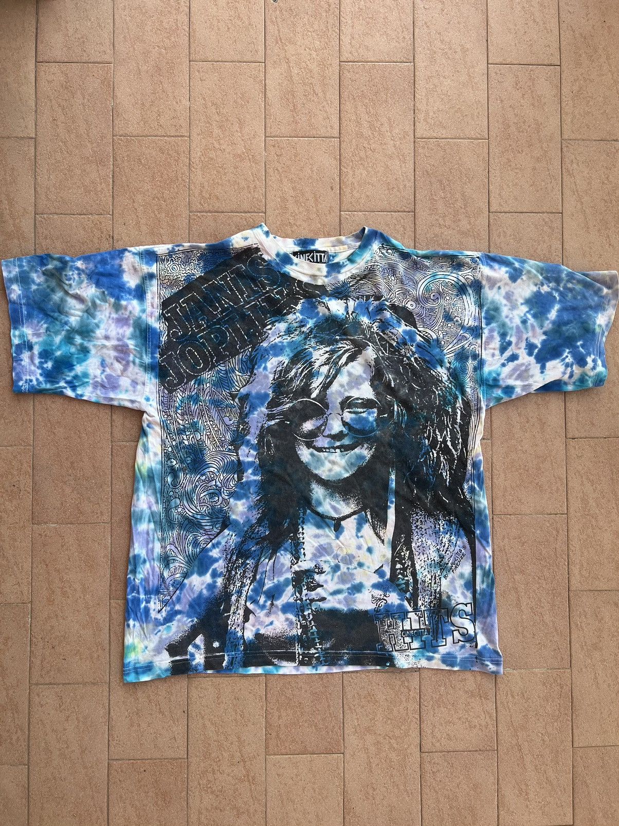 Band Tees × Vintage Vintage 90s Janis Joplin Tie Dye Blue Liquid Shirt XL Size US XL / EU 56 / 4 - 1 Thumbnail
