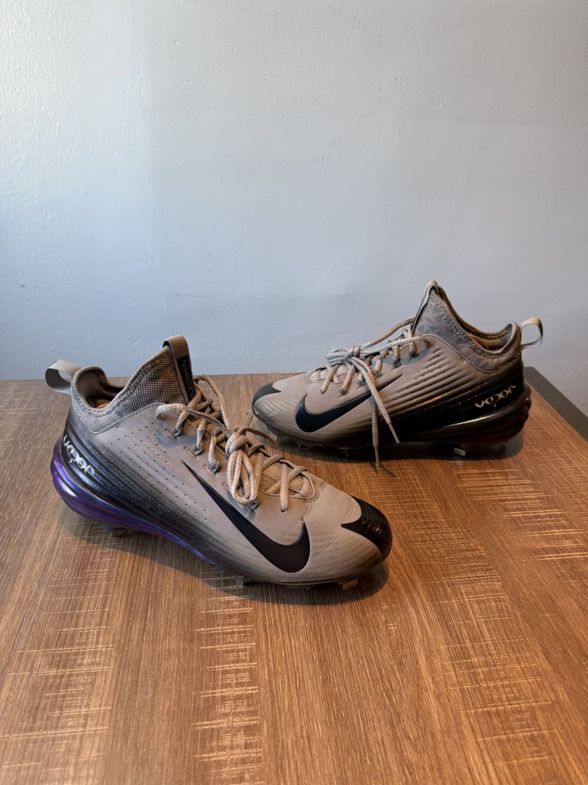 Nike NIKE Sample LUNAR VAPOR TROUT CLEATS SIZE 9 Field Baseball Size US 9 / EU 42 - 2 Thumbnail