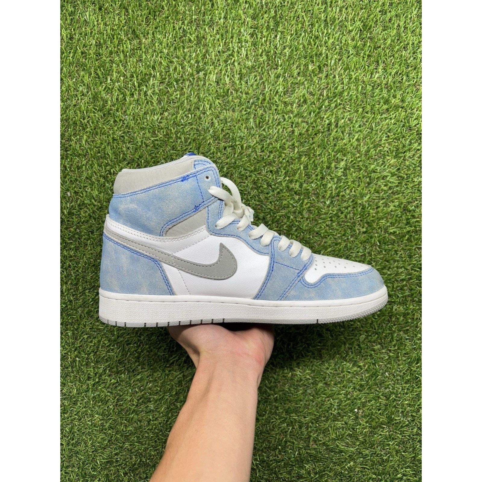 Jordan Brand Size 8.5 - Jordan 1 Retro OG High Hyper Royal | GREAT COND! Size US 8.5 / EU 41-42 - 11 Thumbnail