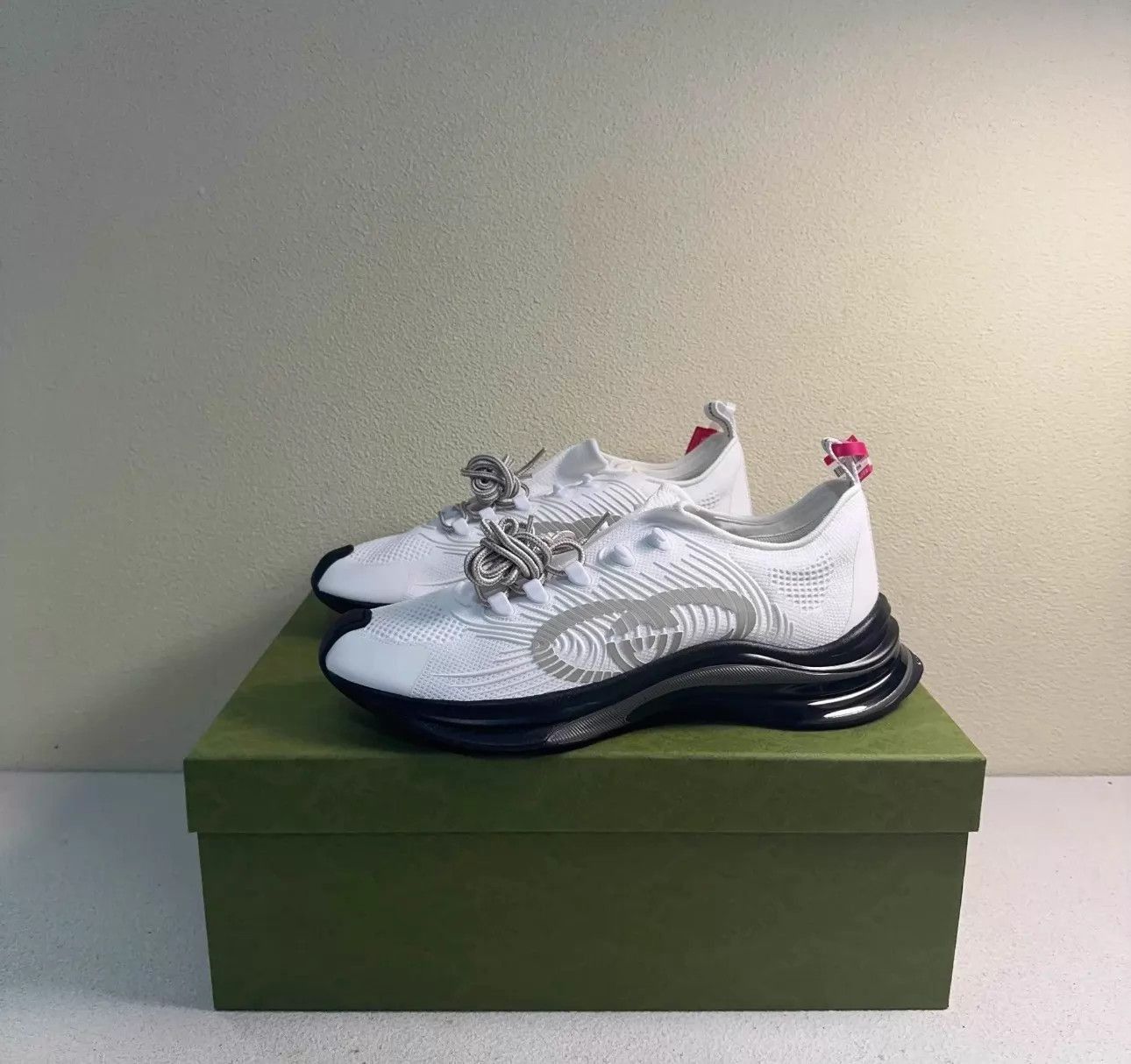 Gucci White Low-Top Sneakers Size 13 Size US 13 / EU 46 - 1 Thumbnail