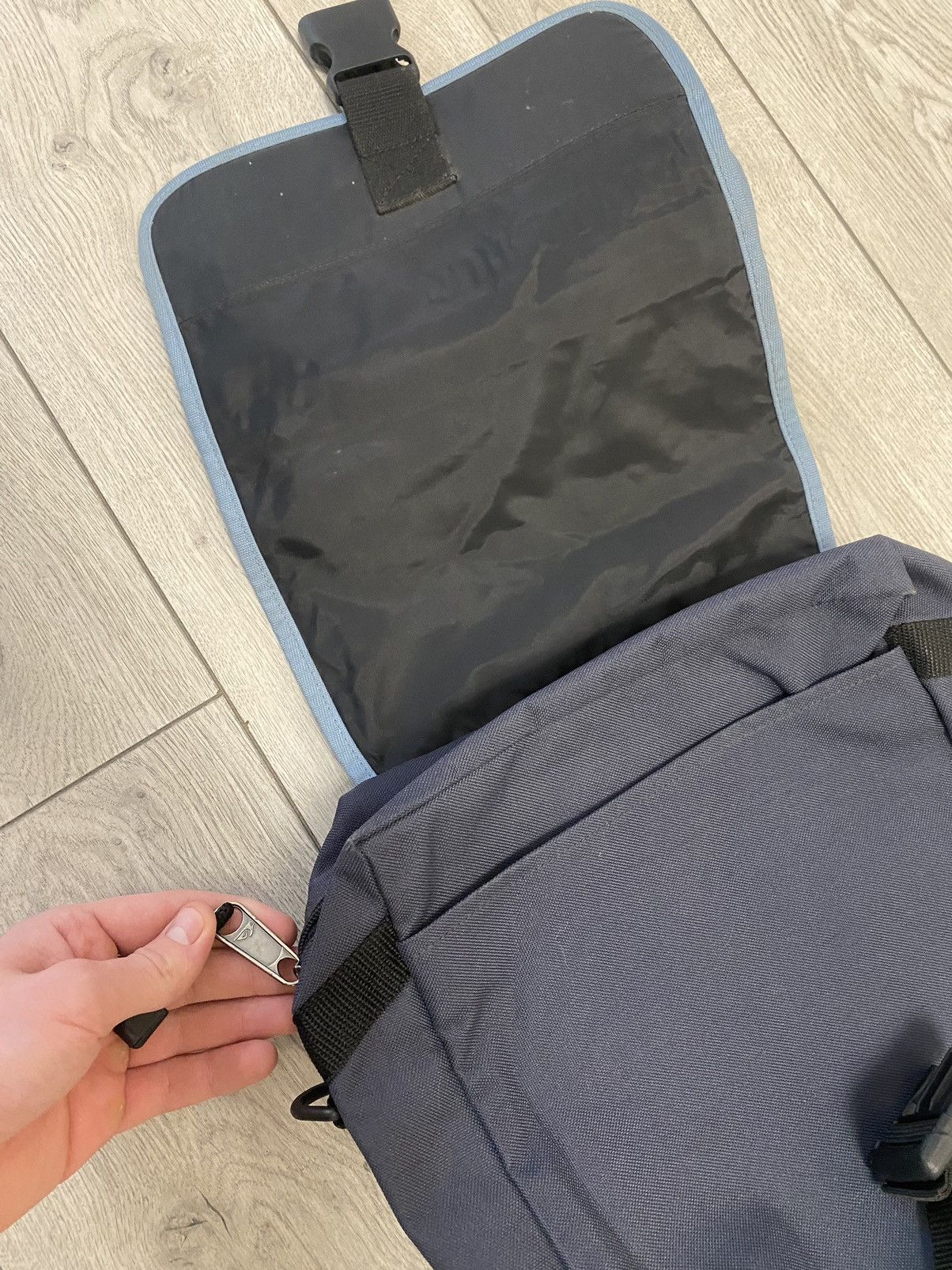 Quicksilver × Quiksilver × Vintage Vintage Quiksilver Big Logo Y2K slim Bag Black Size ONE SIZE - 4 Thumbnail