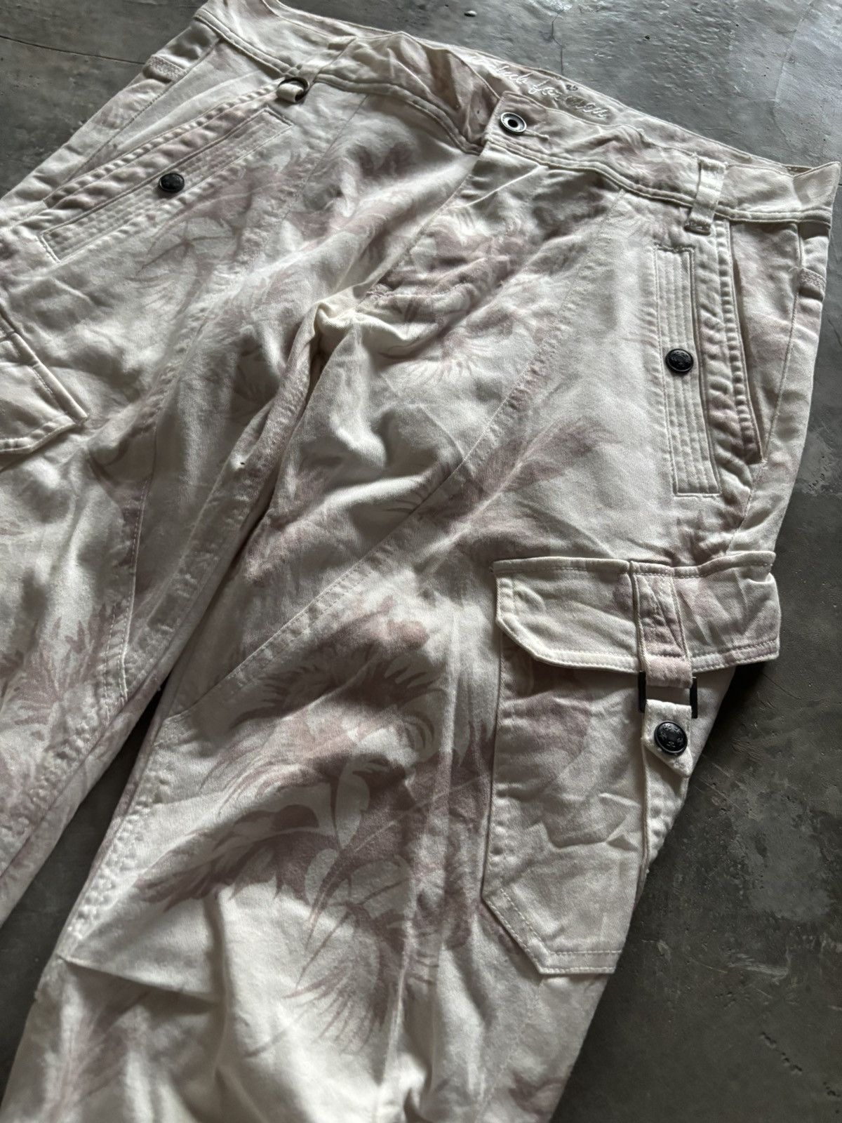 If Six Was Nine NICOLE CLUB FOR MEN flare floral cargo sick design Size US 31 - 14 Thumbnail