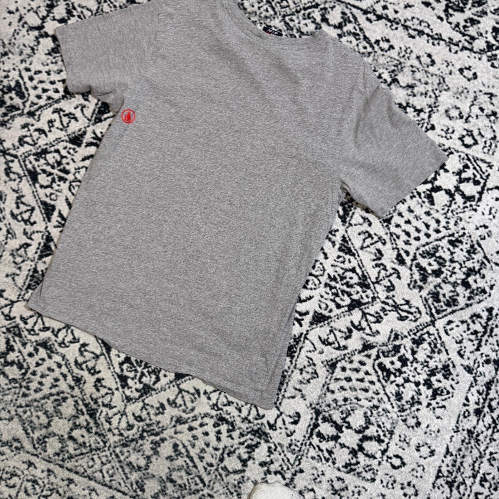 Vintage Vintage Unisex Gray Cotton T-Shirt Size L Burnside Hookups Size US L / EU 52-54 / 3 - 9 Thumbnail