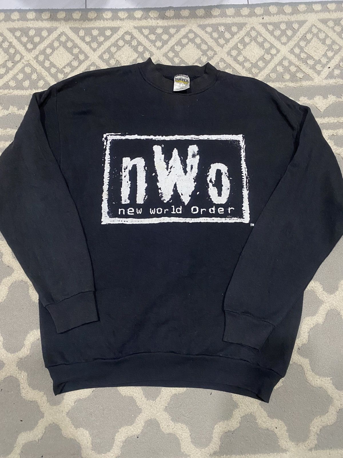 Vintage Vintage New World Order Sweatshirt Size US L / EU 52-54 / 3 - 1 Thumbnail