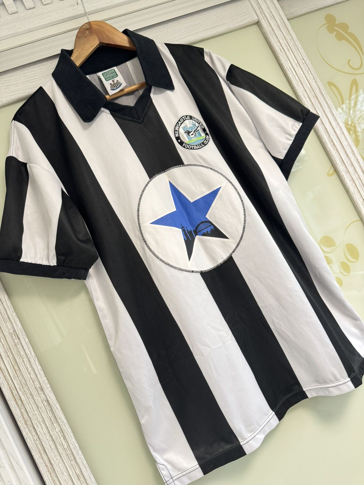 Vintage Vintage Newcastle United 1982 Score Draw Soccer Jersey Shirt Size US L / EU 52-54 / 3 - 4 Thumbnail