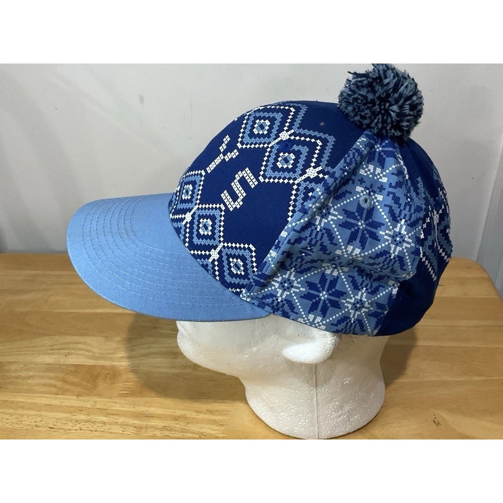 Other Tampa Bay Devil Rays Hat Cap Blue Snowflakes Pom Holiday Size ONE SIZE - 2 Thumbnail