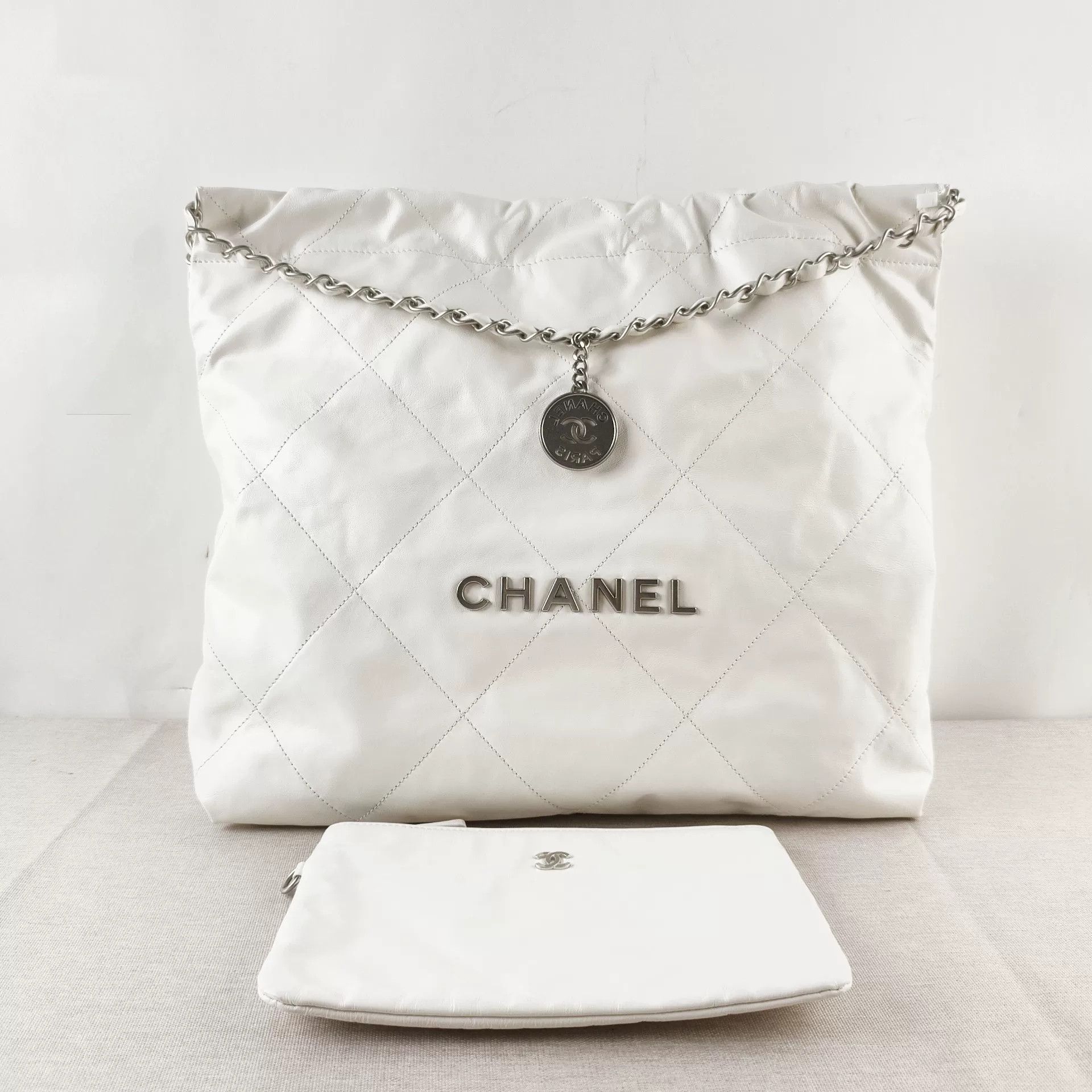 Chanel Pre-loved Bag Very good condition Size ONE SIZE - 1 Thumbnail