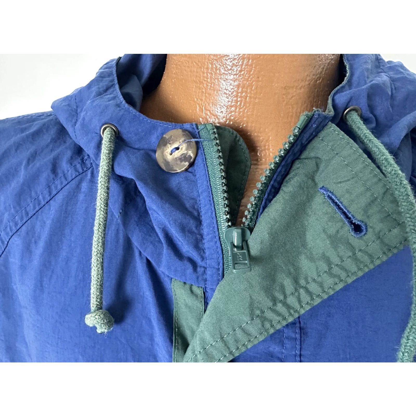 Gap VINTAGE Gap Windbreaker Jacket Men XL Nylon 1/4 Zip Hooded Blue Eagles Nest 90s Casual Outdoor Sports Preppy Vintage Mens XL Blue Nylon Jacket Size US XL / EU 56 / 4 - 4 Thumbnail