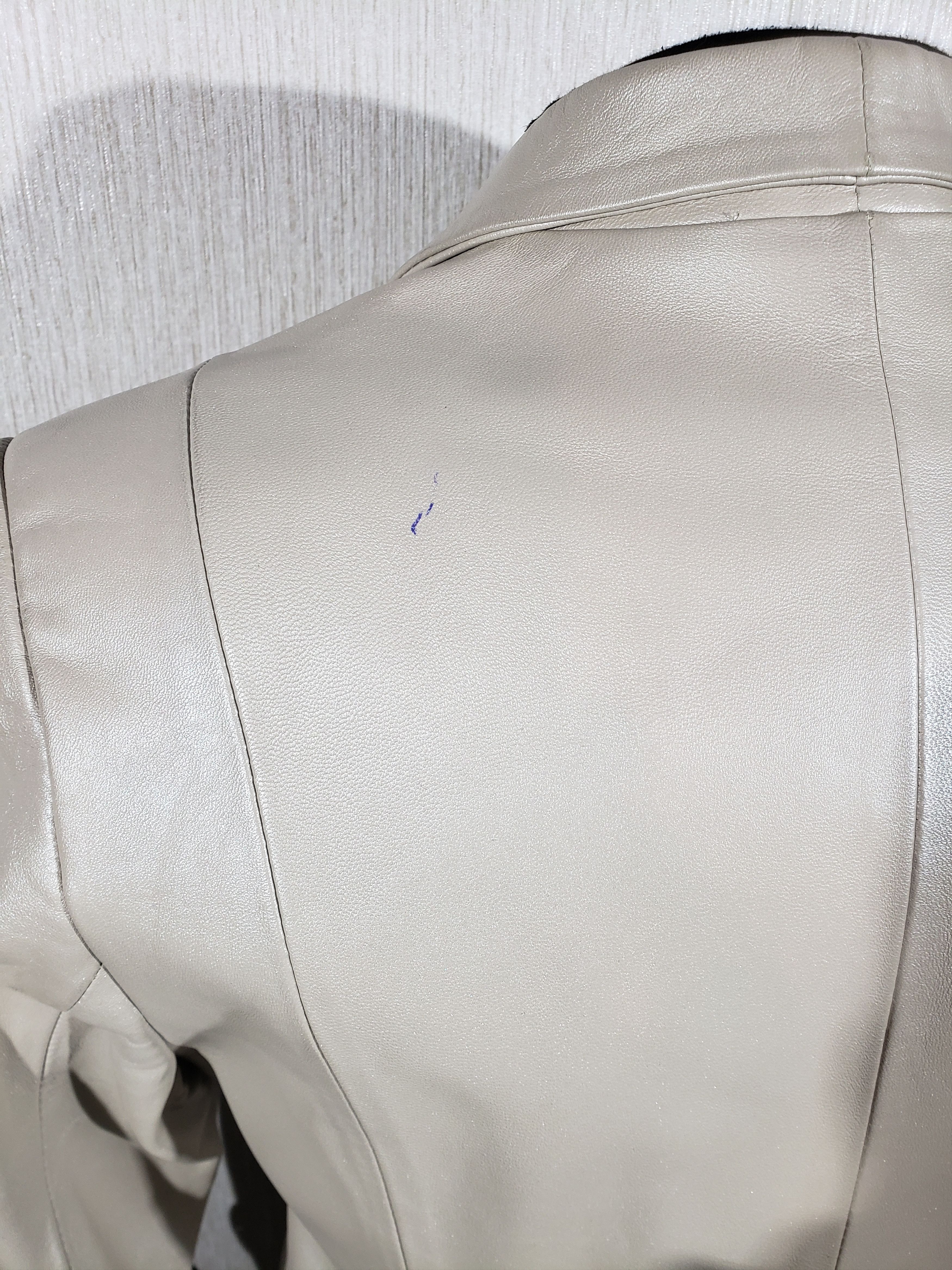 Other Elegant women's long leather jacket. Size M / US 6-8 / IT 42-44 - 5 Thumbnail