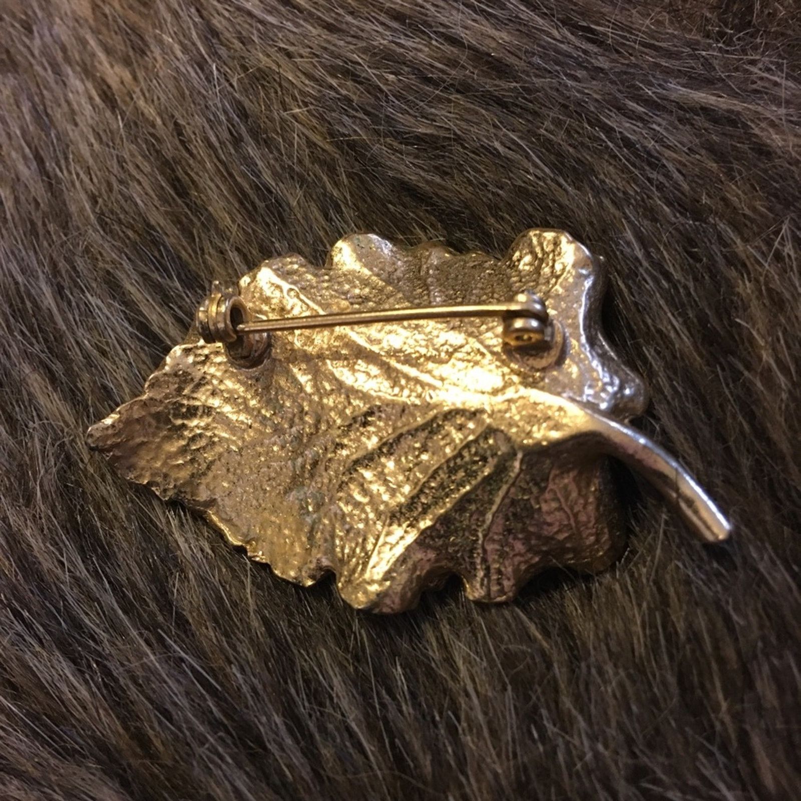 Vintage Vintage 70s gold tone leaf pearl accent brooch Size ONE SIZE - 2 Thumbnail
