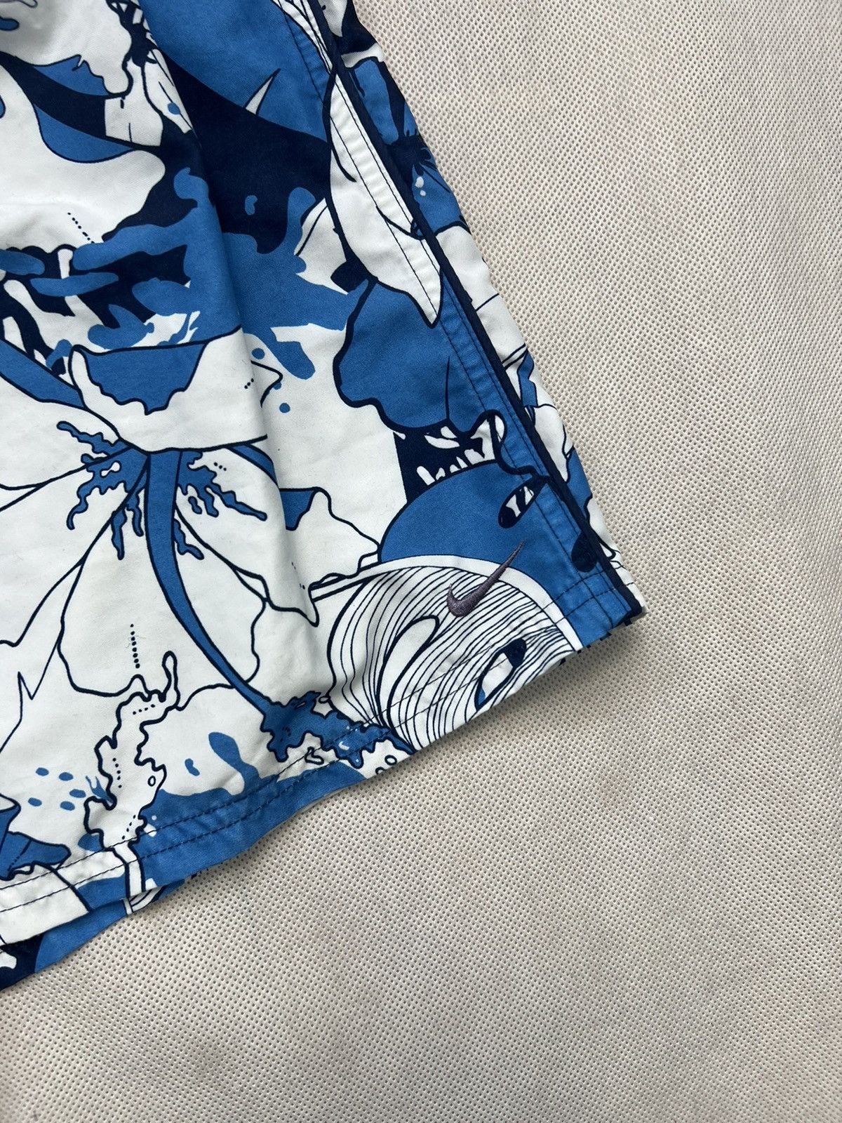 Nike × Vintage Shorts Nike Flowers Swoosh Vintage Summer Size US 34 / EU 50 - 2 Thumbnail