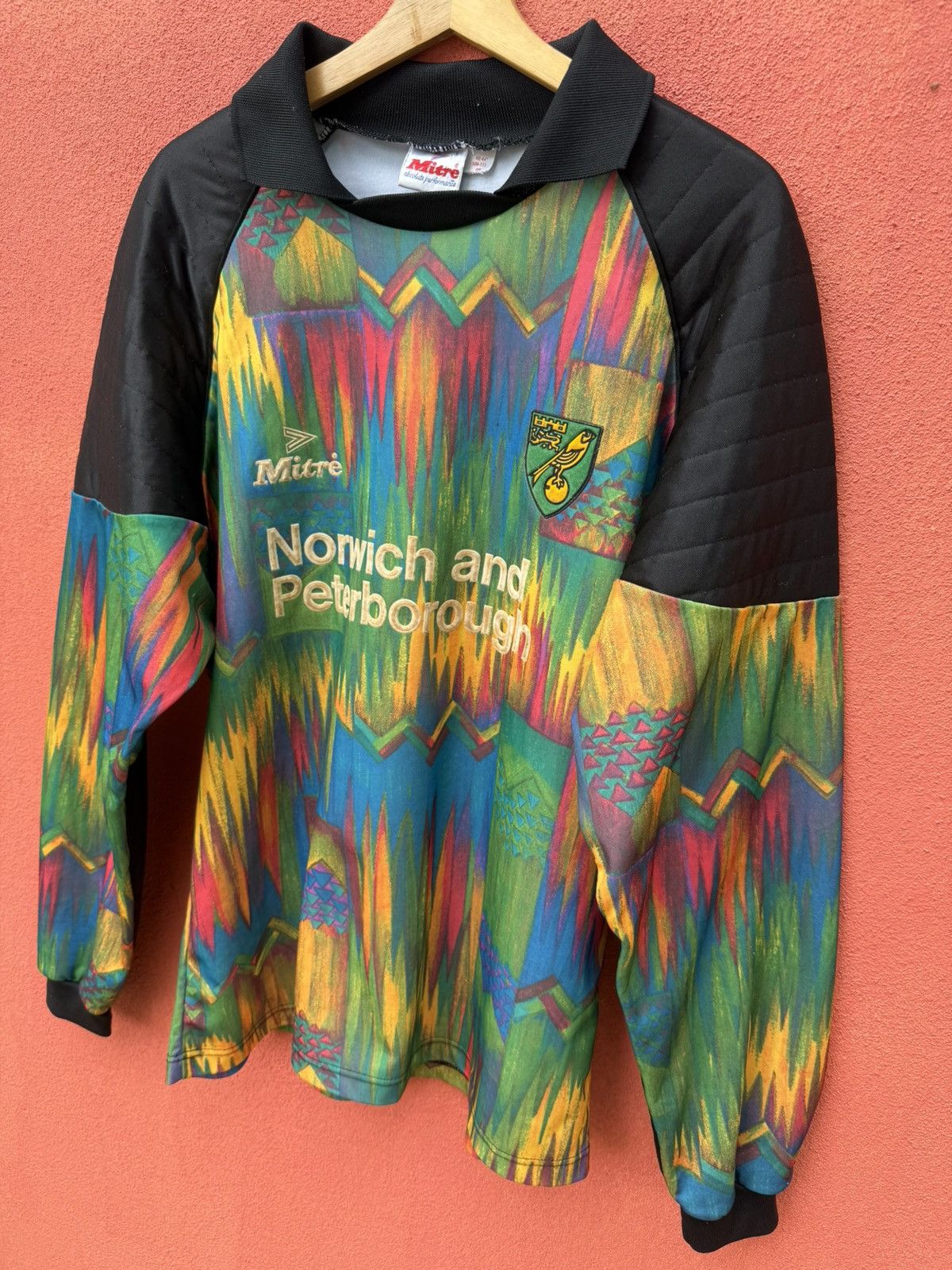 Other Vintage Goalkeeper Norwich City FC Size US XL / EU 56 / 4 - 2 Thumbnail