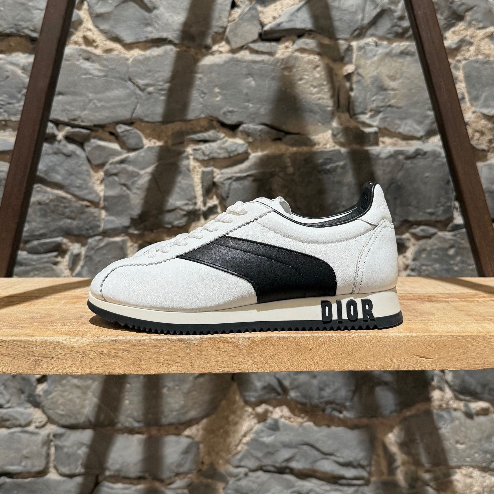Dior Christian Dior White Leather Diorun Logo Sneakers Size US 5 / IT 35 - 7 Thumbnail