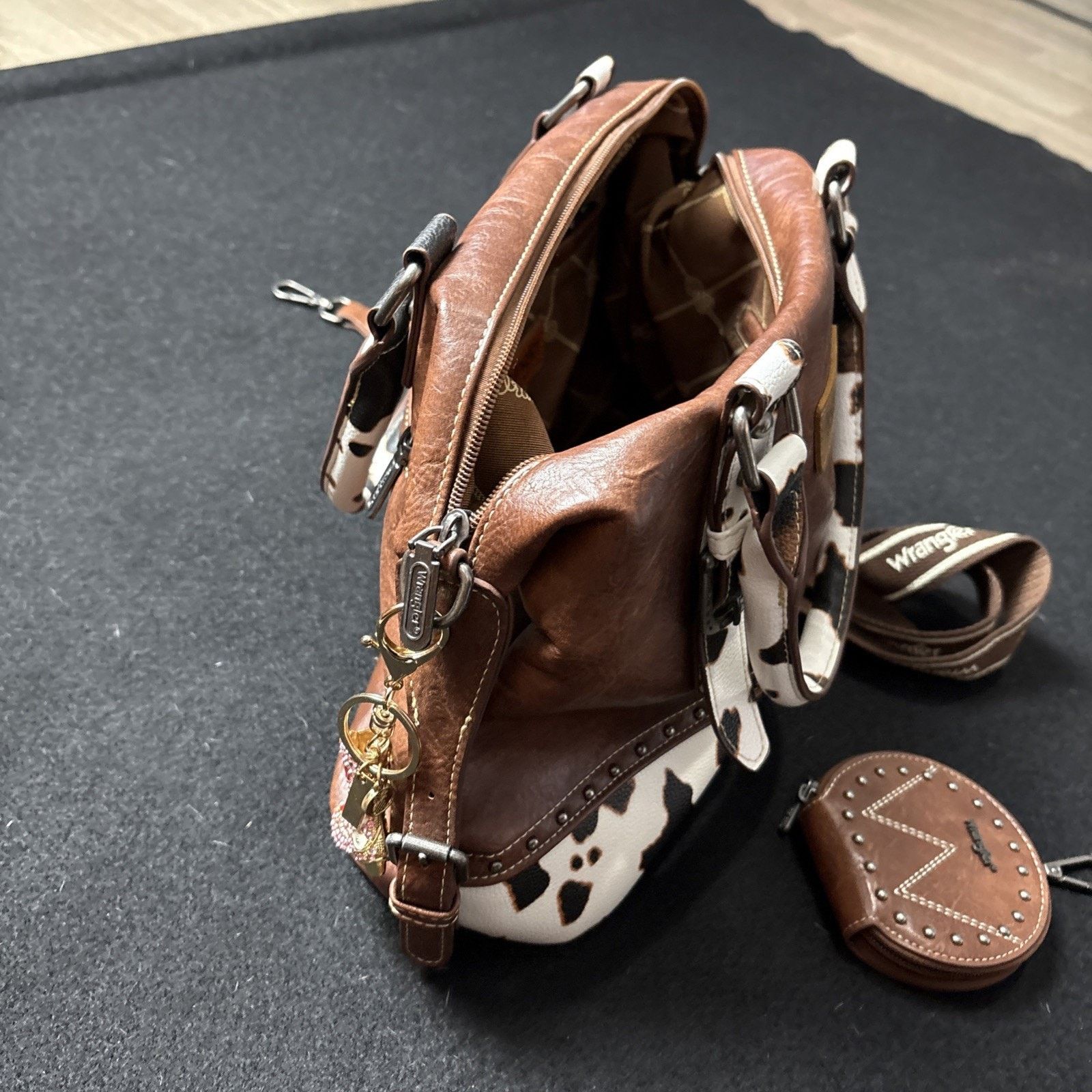 Wrangler Wrangler Western Cow Print Handbag Satchel Brown Crossbody Size ONE SIZE - 3 Thumbnail