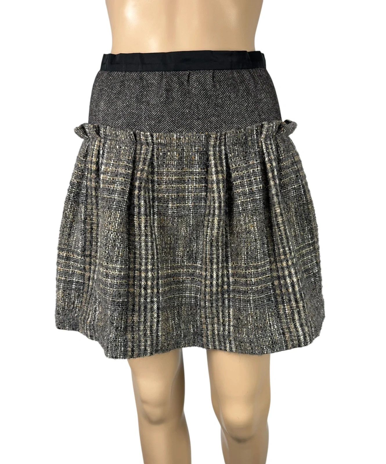 Louis Vuitton Louis Vuitton Mini Skirt Mohair size XS Size 26" / US 2 / IT 38 - 1 Thumbnail