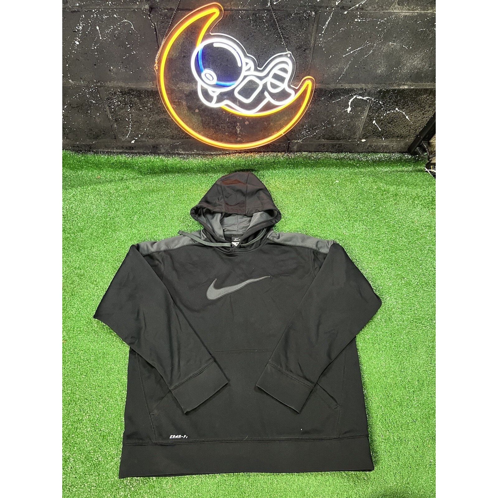 Nike Vintage Nike Pullover Men's Large Black Training Hoodie Size US L / EU 52-54 / 3 - 1 Thumbnail