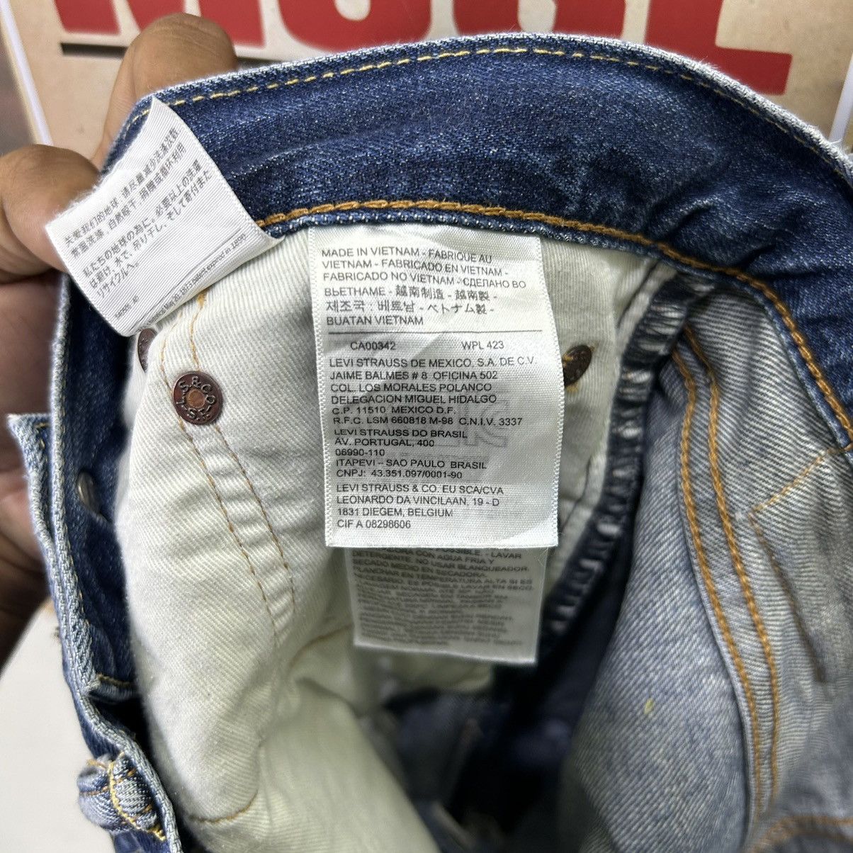 Levi's Vintage Levi’s 502 Ripped Distressed Denim Size US 32 / EU 48 - 15 Thumbnail