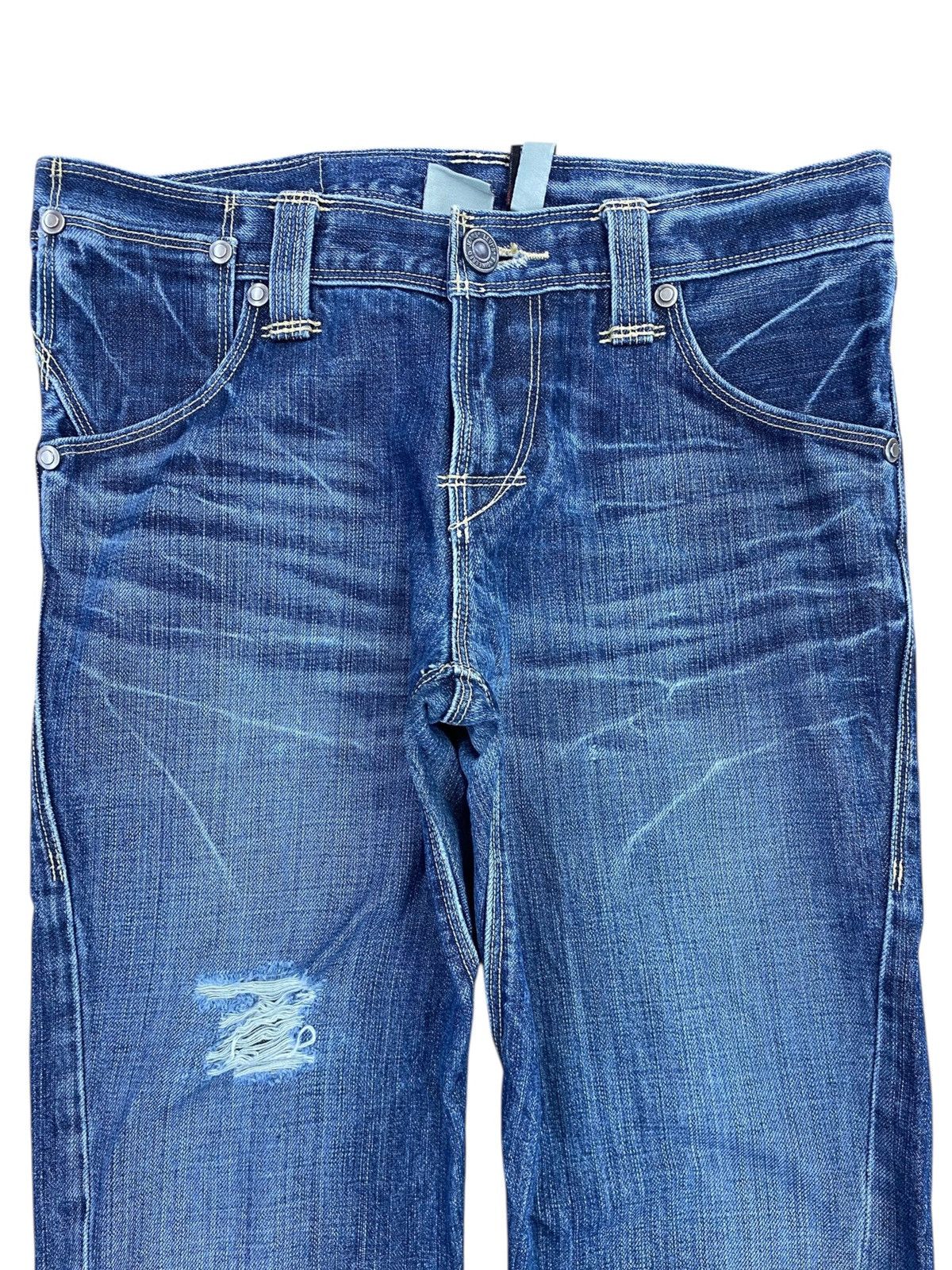Levi's Levi’s Blue Wash Ripped Whiskered Style Skinny Jeans Size US 30 / EU 46 - 2 Thumbnail