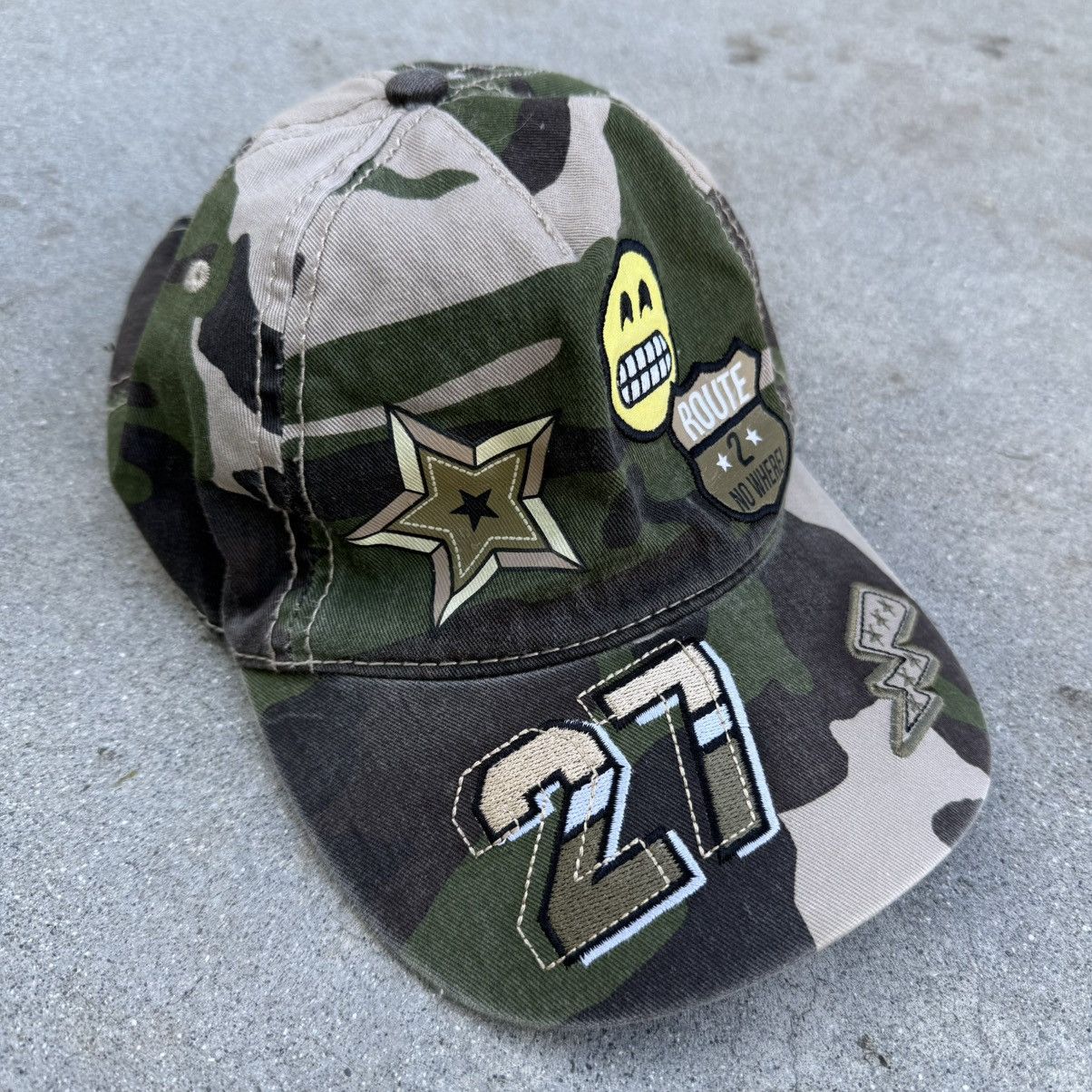 Other camo hat w/ street style patches Size ONE SIZE - 1 Thumbnail