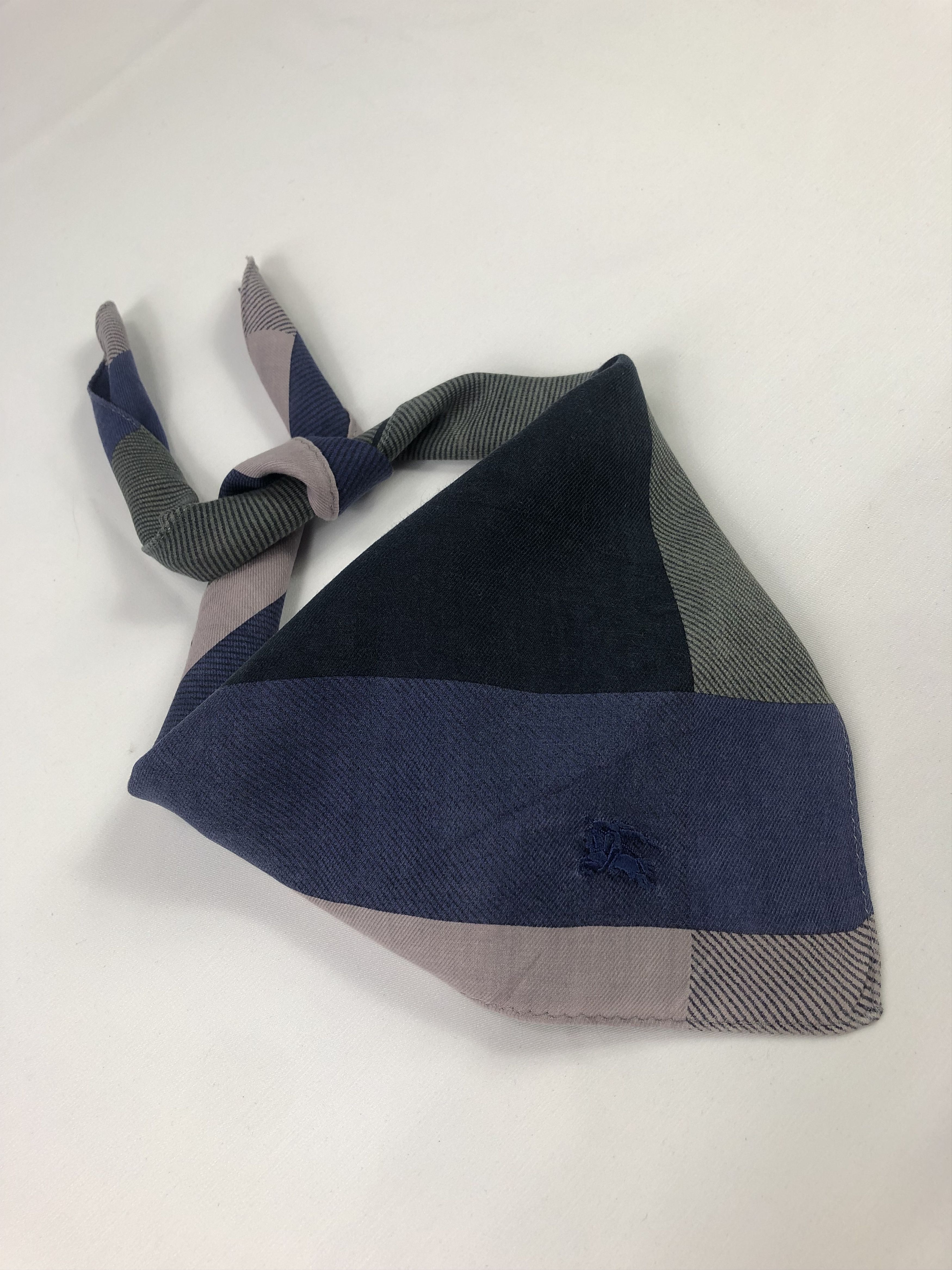 Burberry Burberry Handkerchief / Bandana / Neckerchief Size ONE SIZE - 1 Thumbnail