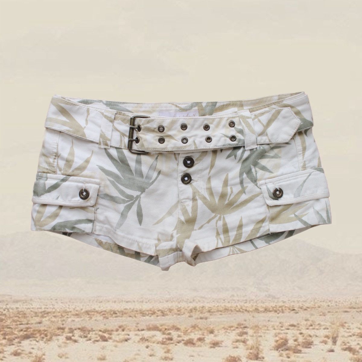 Other 🌿LEAF HOT PANTS🌿 Size 27" / US 4 / IT 40 - 1 Thumbnail