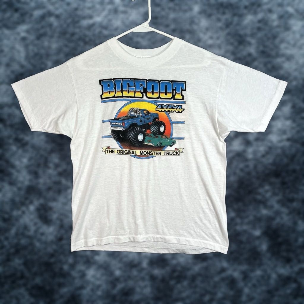 Vintage VINTAGE 1980s Big Foot 4X4 Monster Truck Racing T Shirt Cotton Graphic Tee Adult Medium White Mens Size US M / EU 48-50 / 2 - 1 Thumbnail