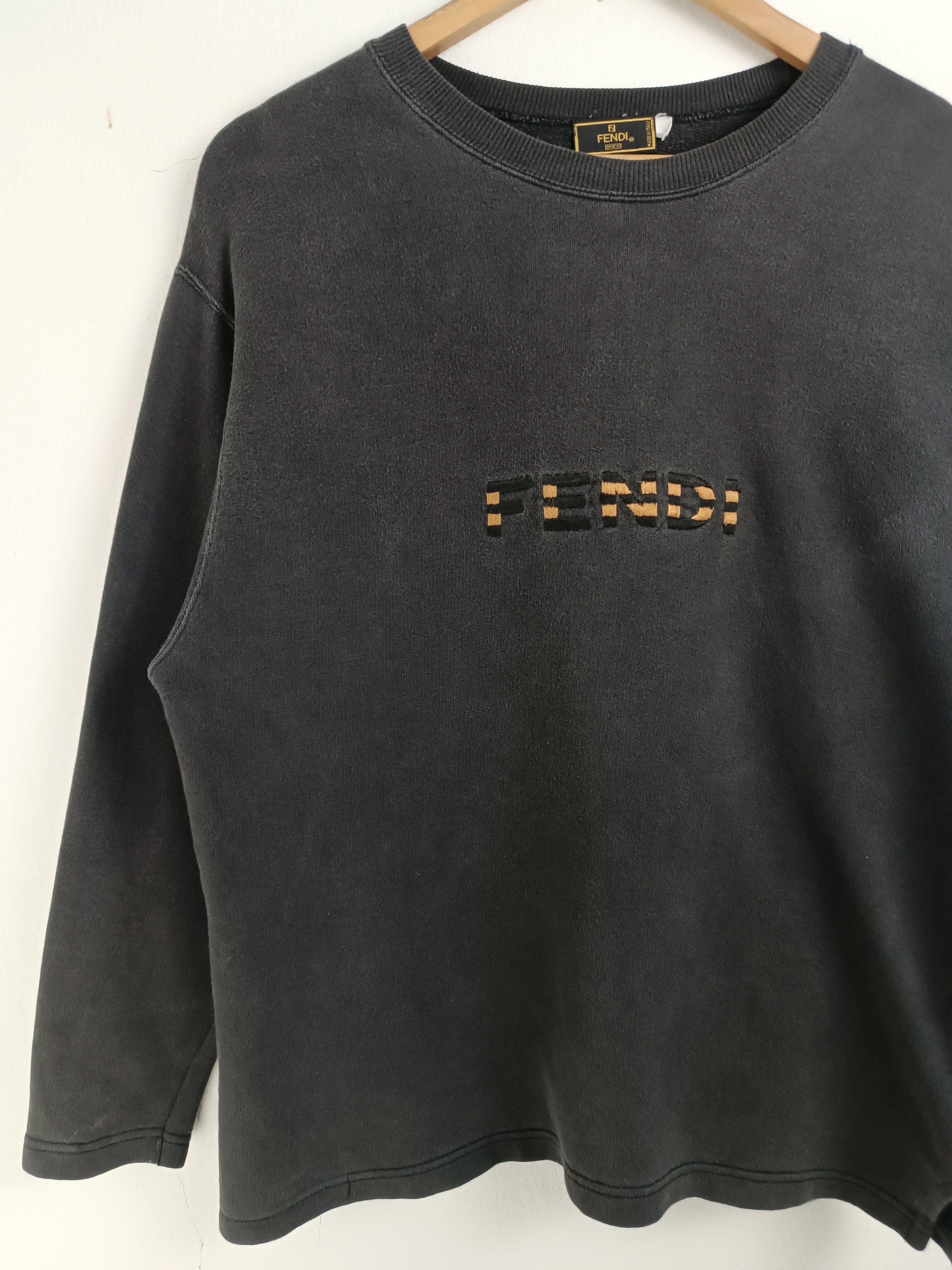 Fendi VINTAGE 90'S FENDI SMALL SPELLOUT CLASSIC LOGO VERY RARE Size US M / EU 48-50 / 2 - 7 Thumbnail
